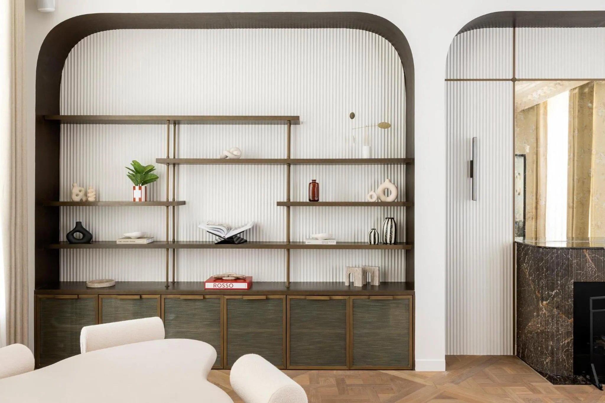 Library in HIGHSTAY - Luxury Serviced Apartments - Le Marais