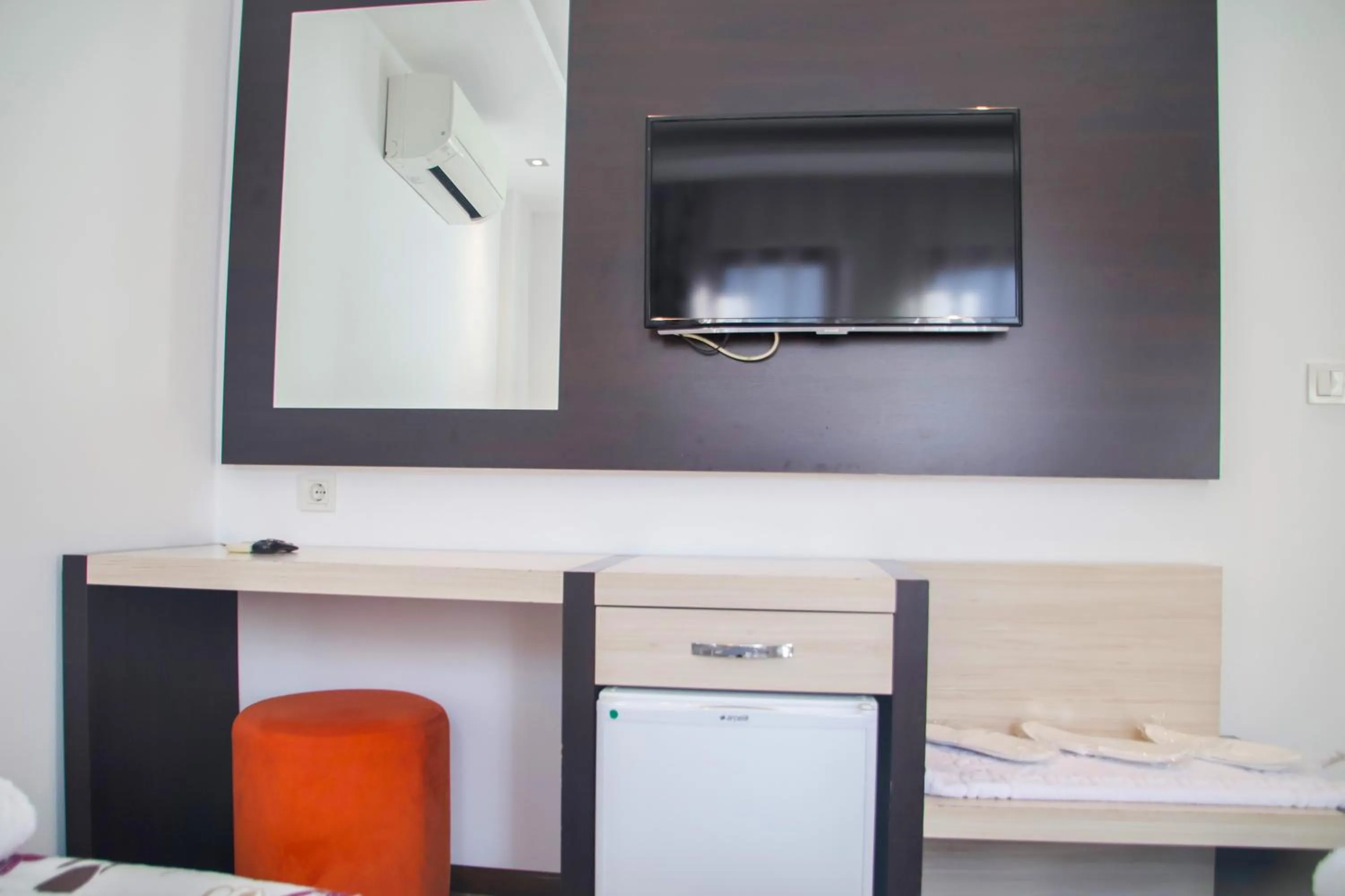 minibar in Hermes Hotel