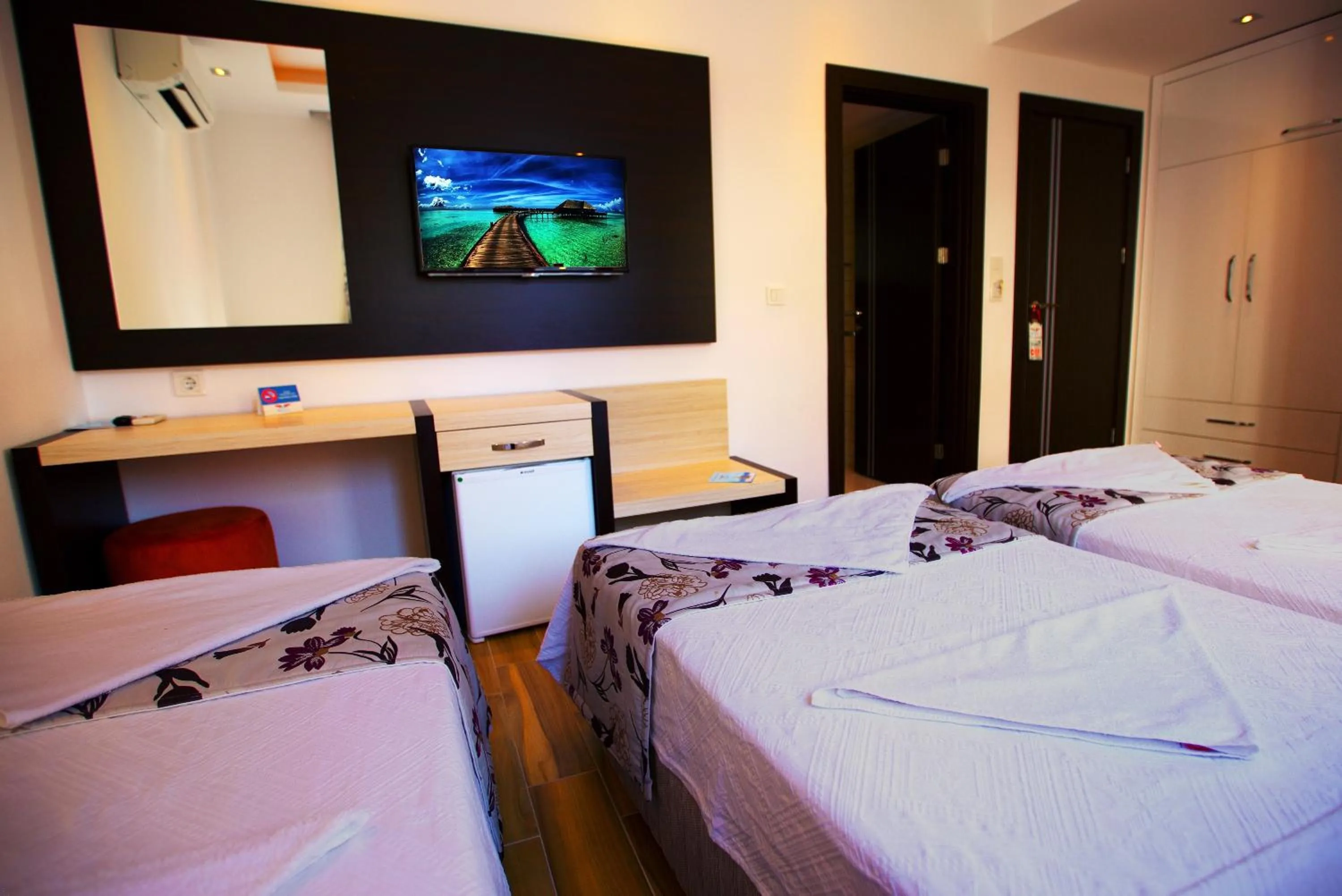 Photo of the whole room in Hermes Hotel