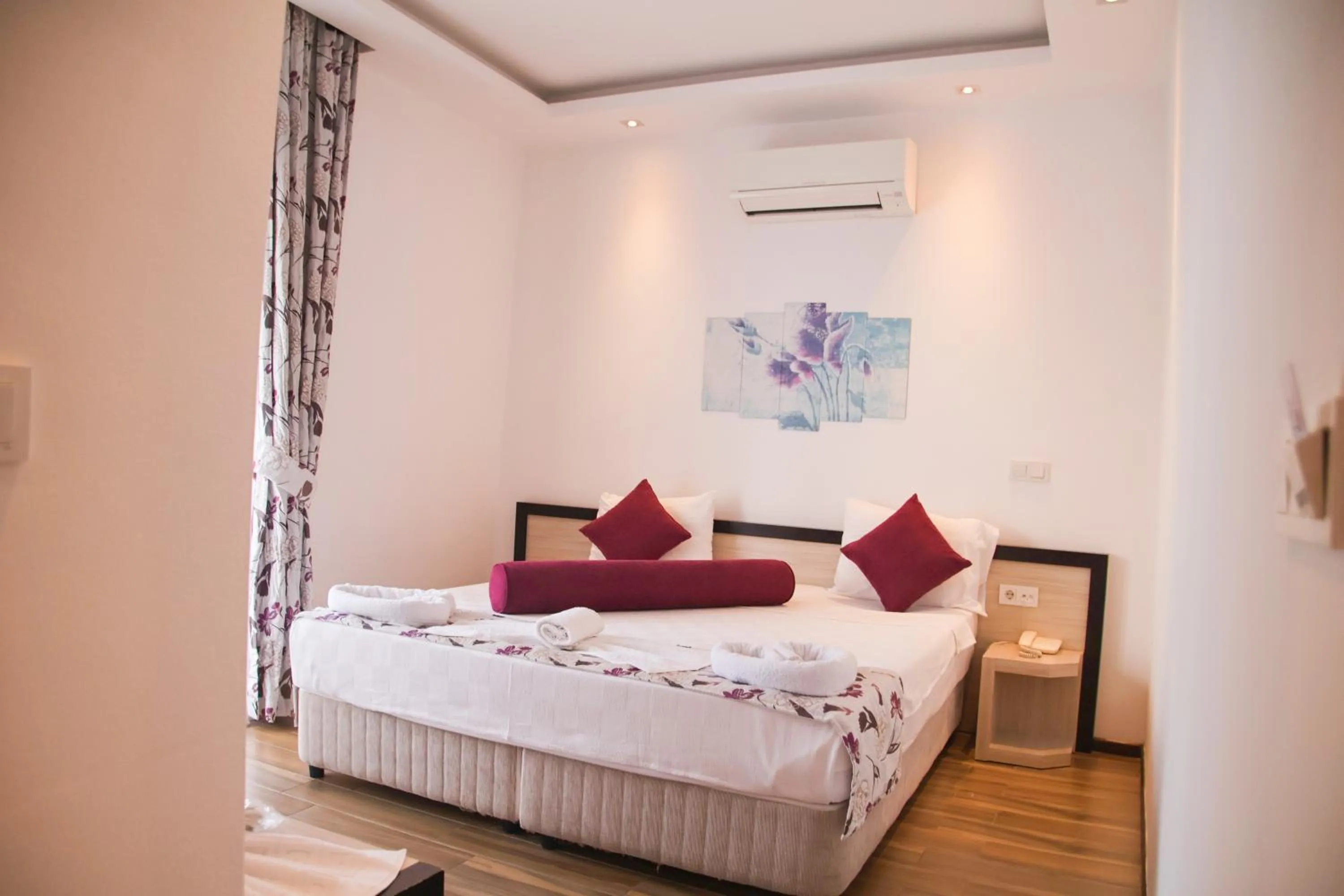 Photo of the whole room in Hermes Hotel