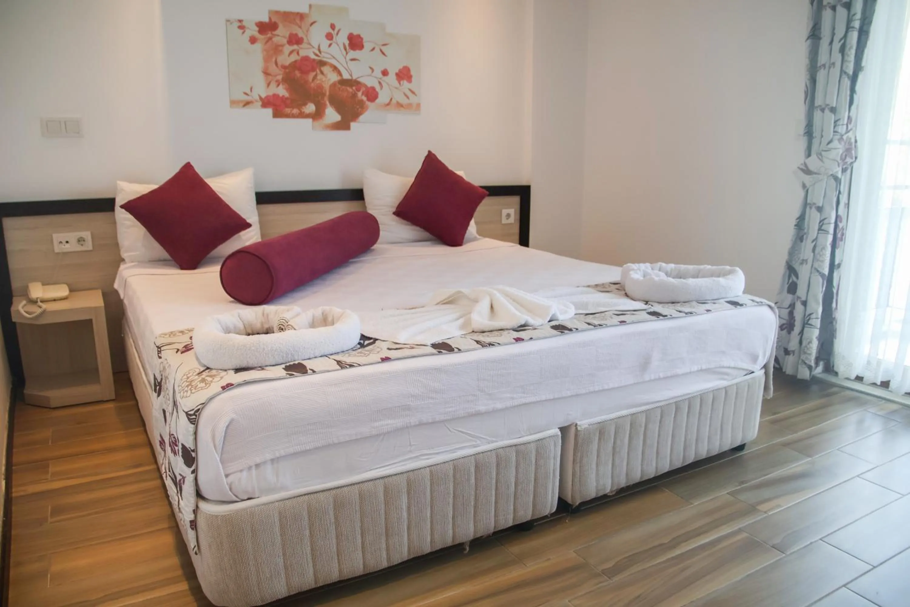 Photo of the whole room in Hermes Hotel