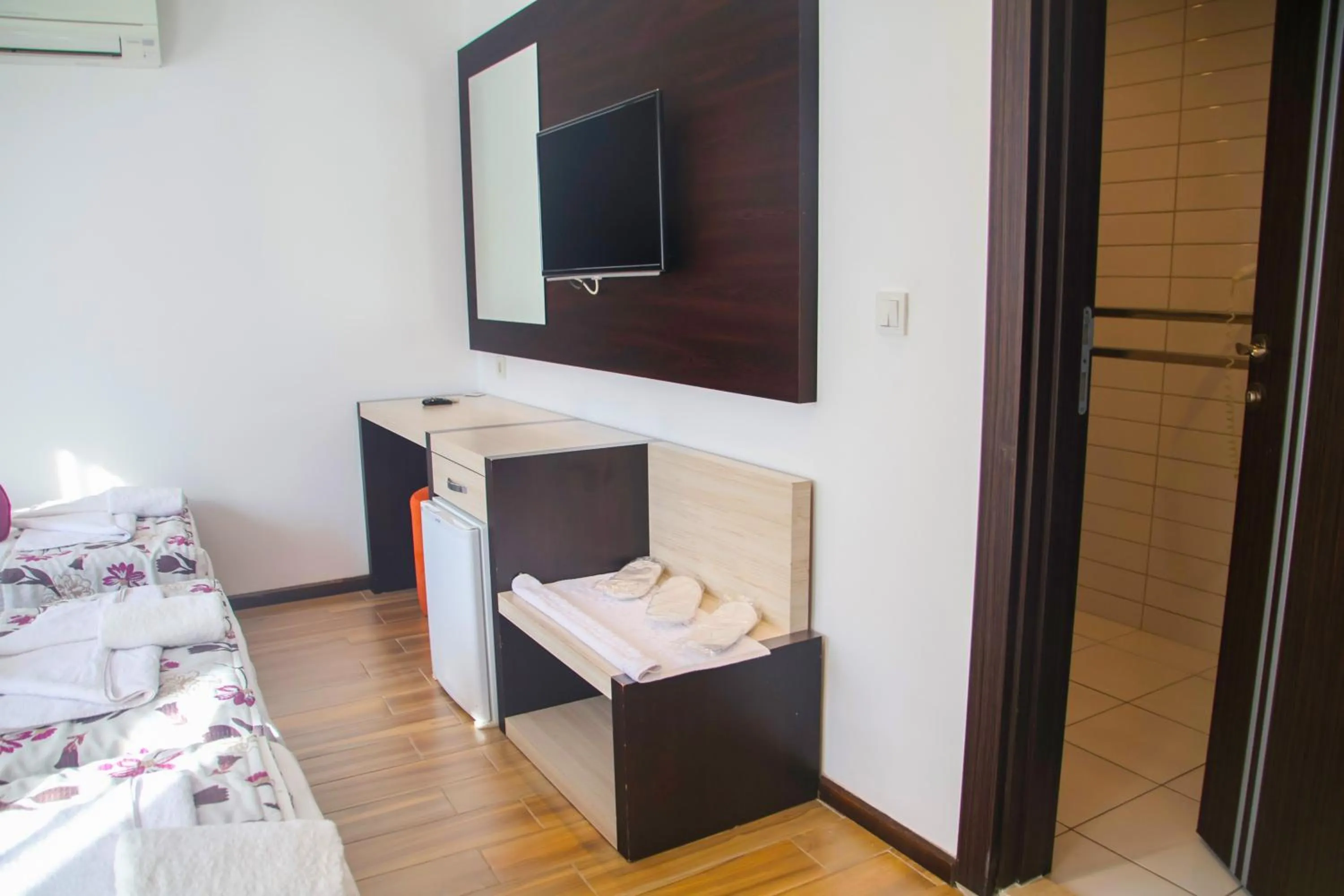 Photo of the whole room in Hermes Hotel