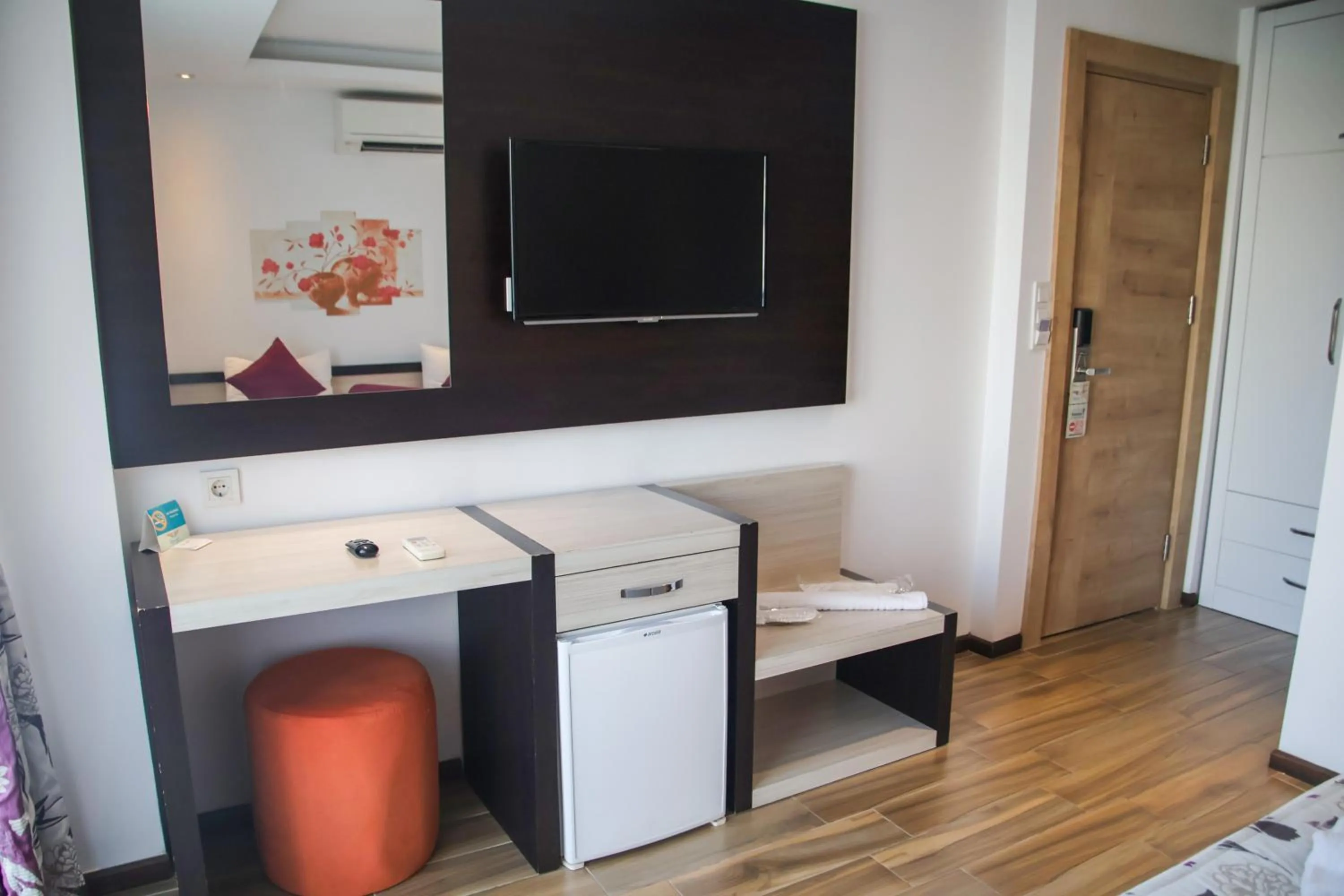 Photo of the whole room in Hermes Hotel