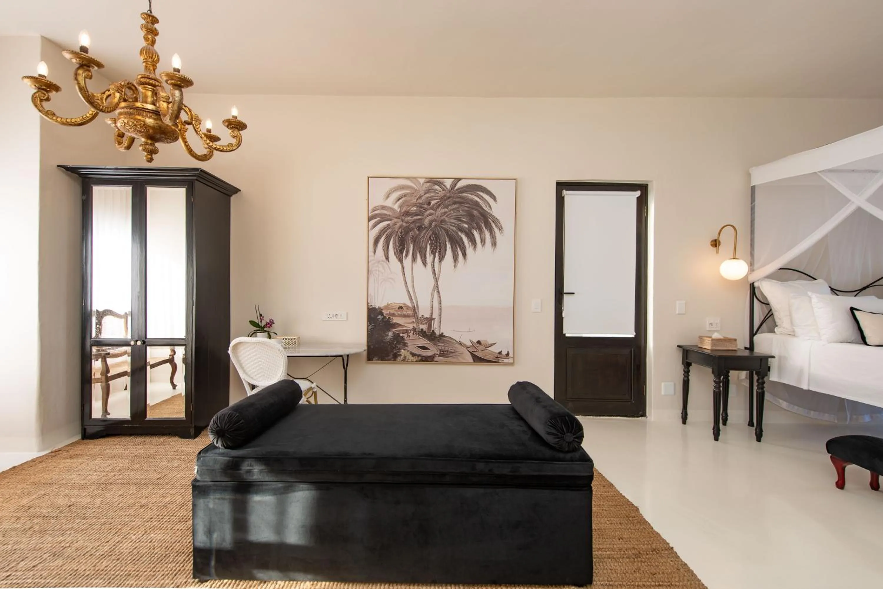 wardrobe, Bed in The Ivory Haus