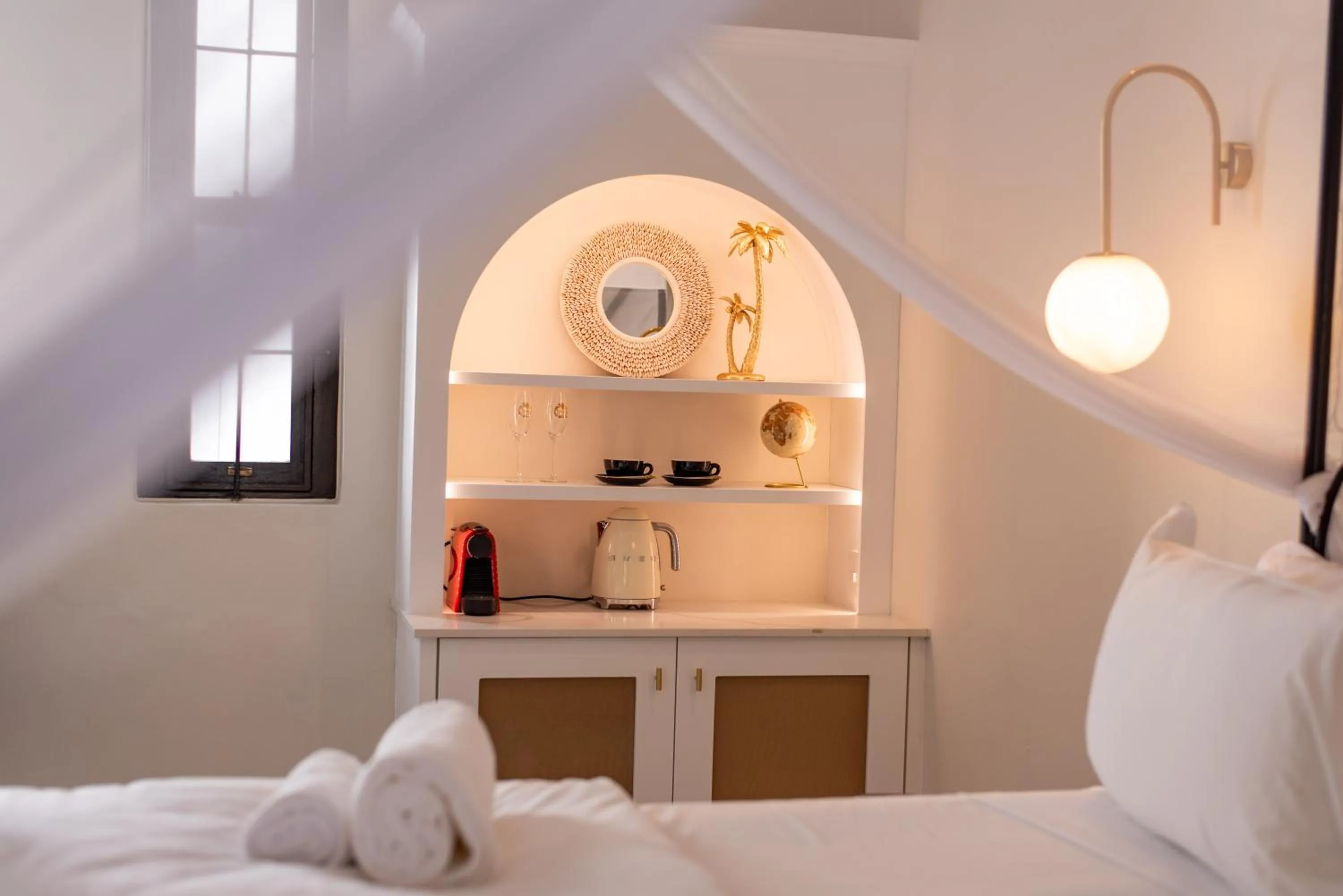 Coffee/tea facilities, Bed in The Ivory Haus