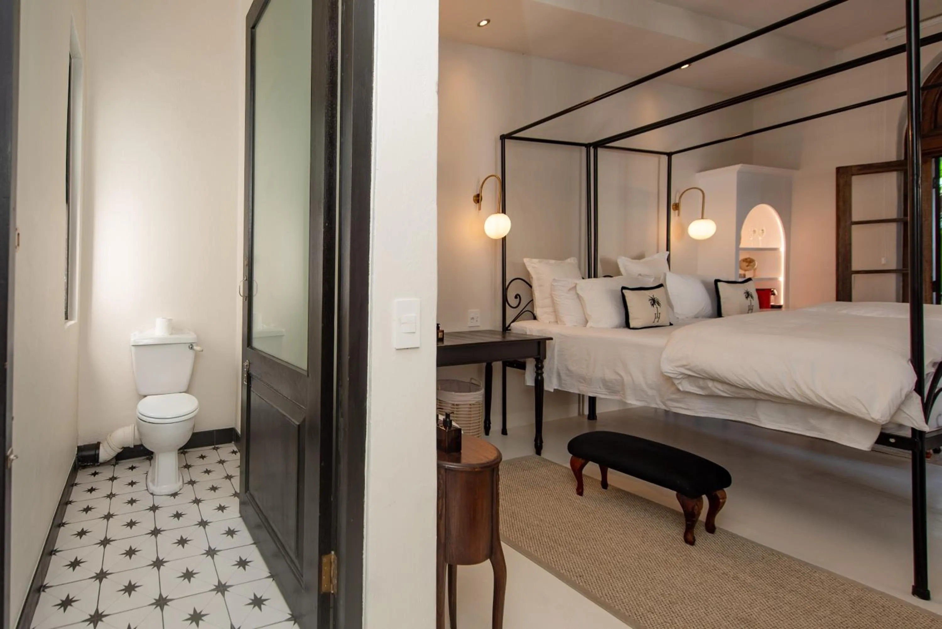 Toilet, Bed in The Ivory Haus