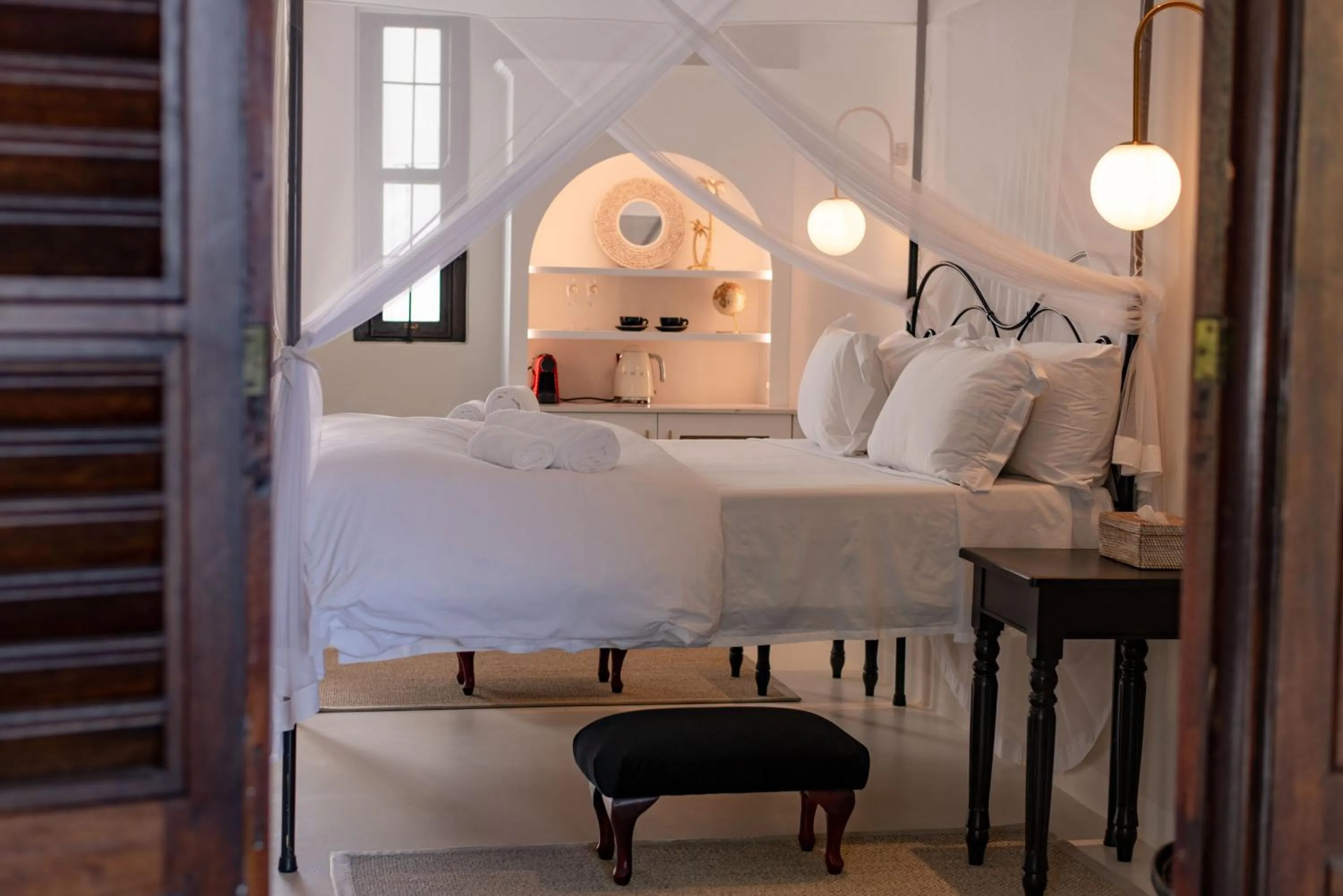 Coffee/tea facilities, Bed in The Ivory Haus