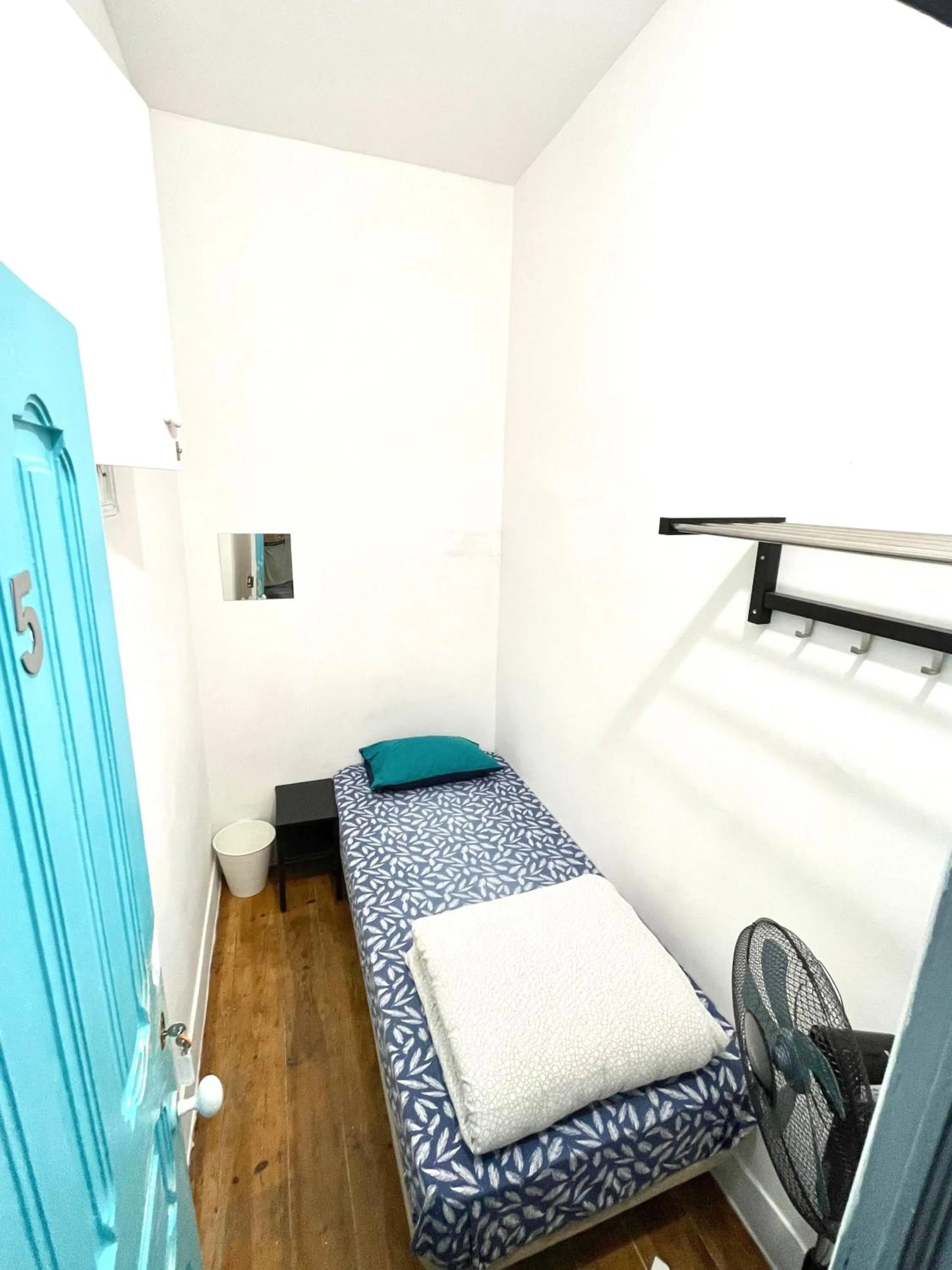 Photo of the whole room, Bed in Lisboa Parque Guest House