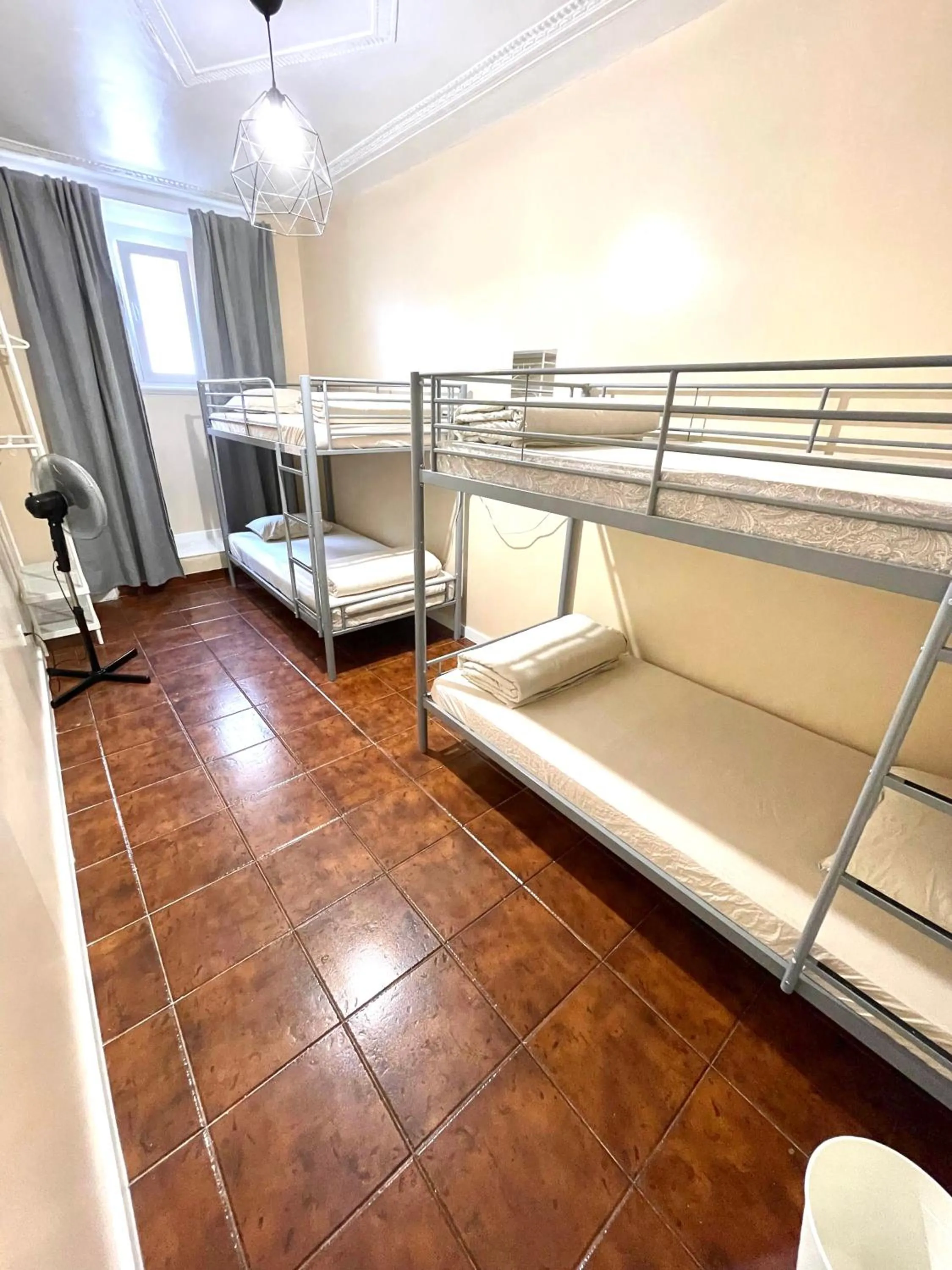 Photo of the whole room, Bed in Lisboa Parque Guest House