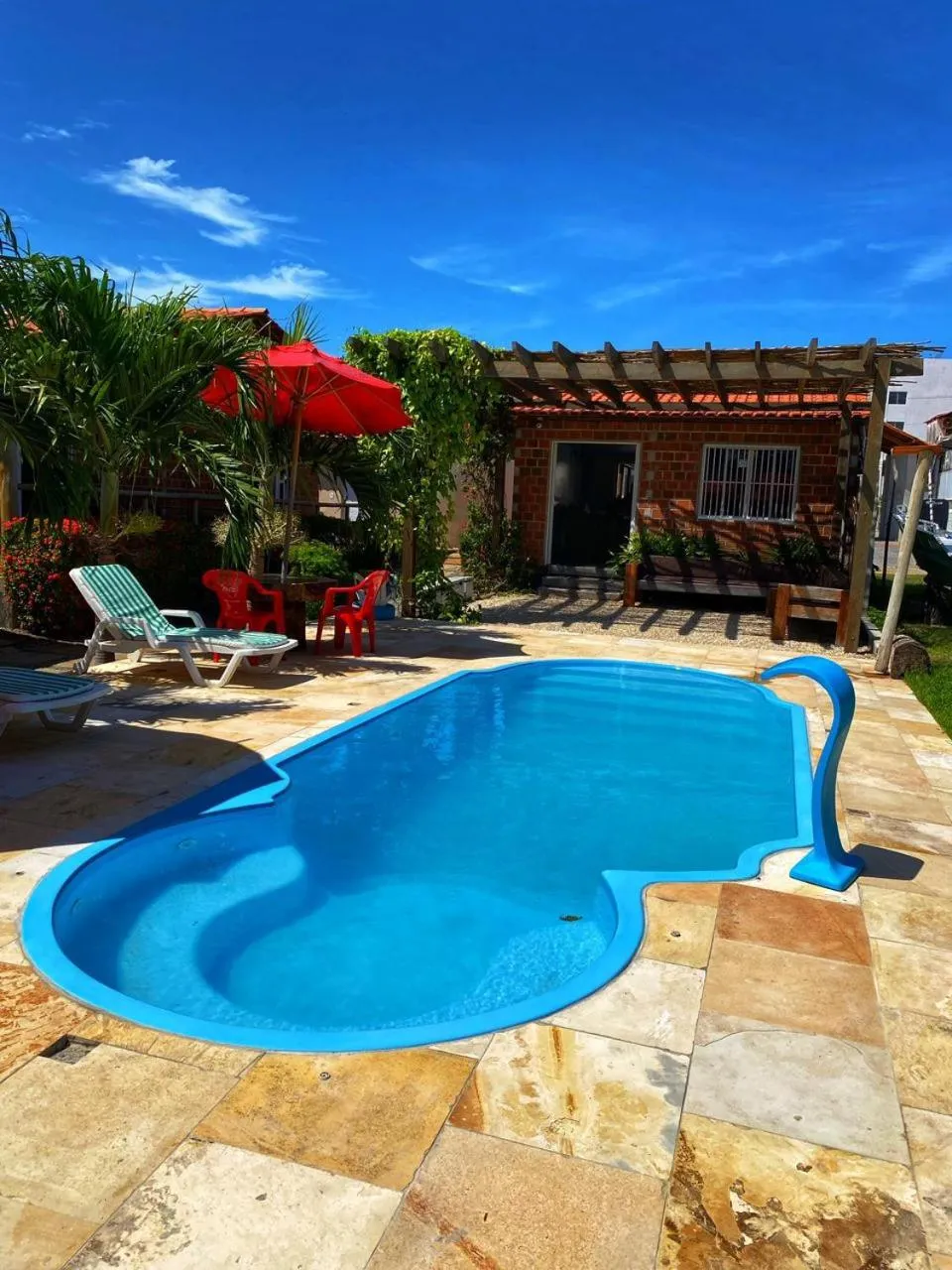 Swimming pool in Pousada Del Mare