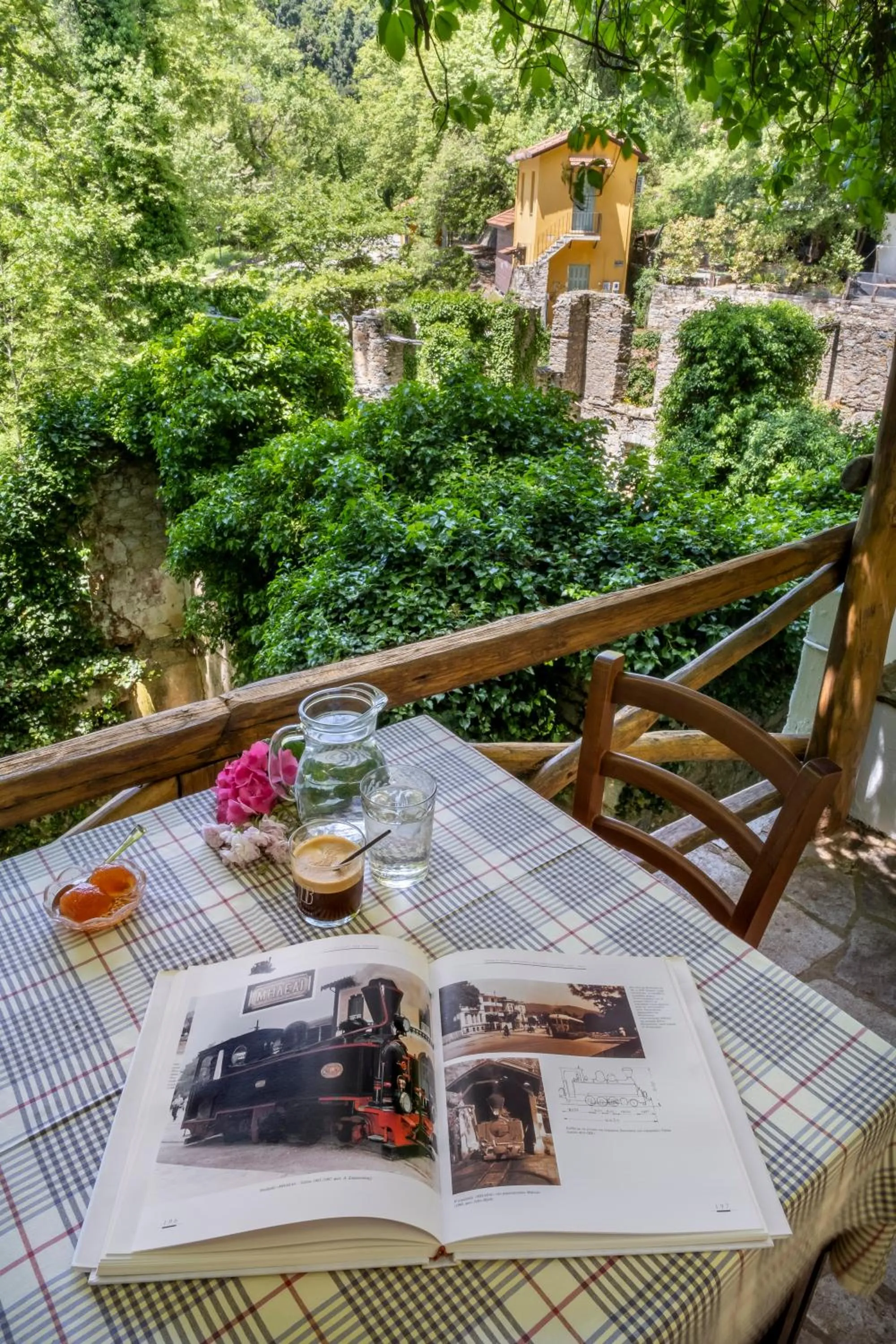 Landmark view in Palios Stathmos