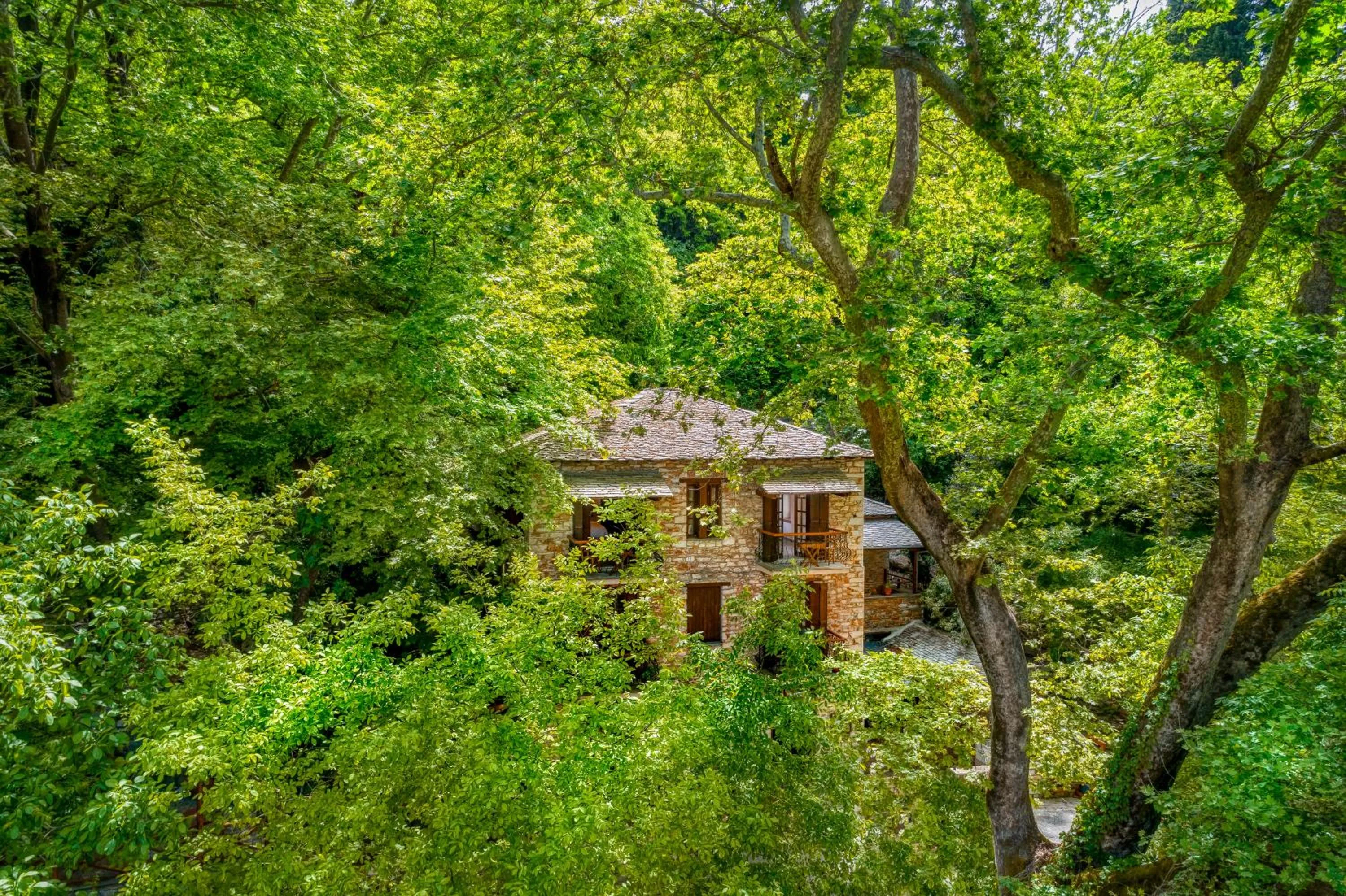 Bird's eye view in Palios Stathmos