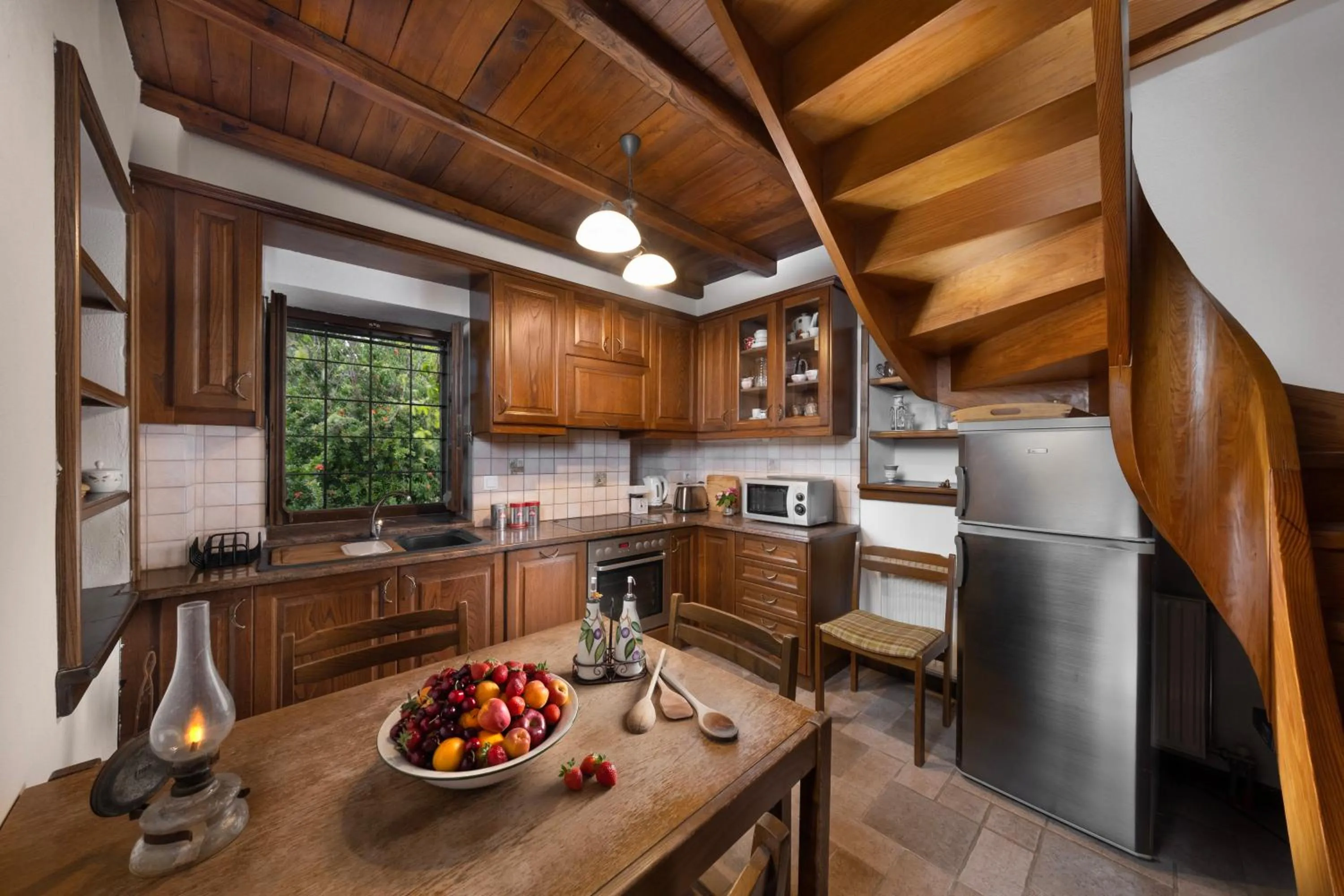 Kitchen or kitchenette in Palios Stathmos