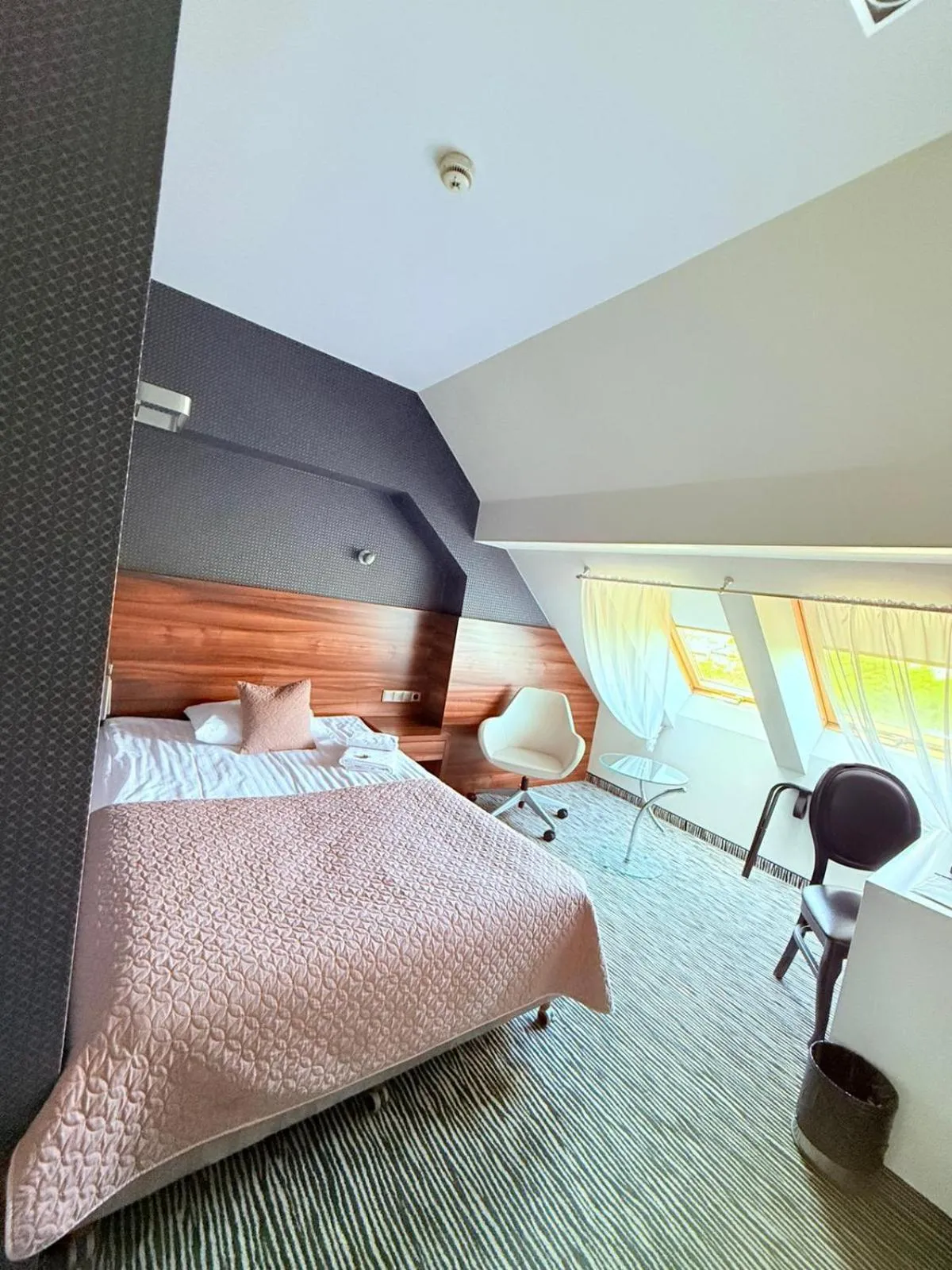 Bed in Hotel Gorczowski Katowice Chorzów