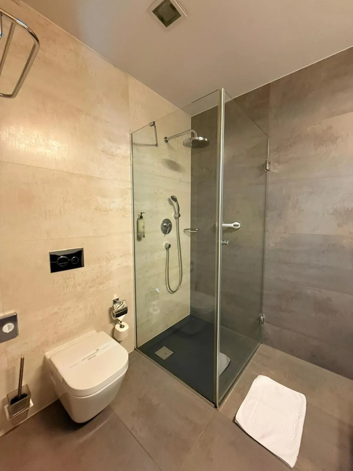 Shower in Hotel Gorczowski Katowice Chorzów