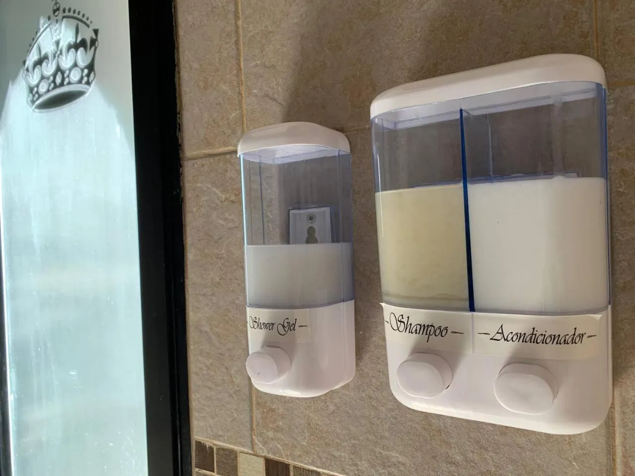 Toilet in Del Caballero Hotel