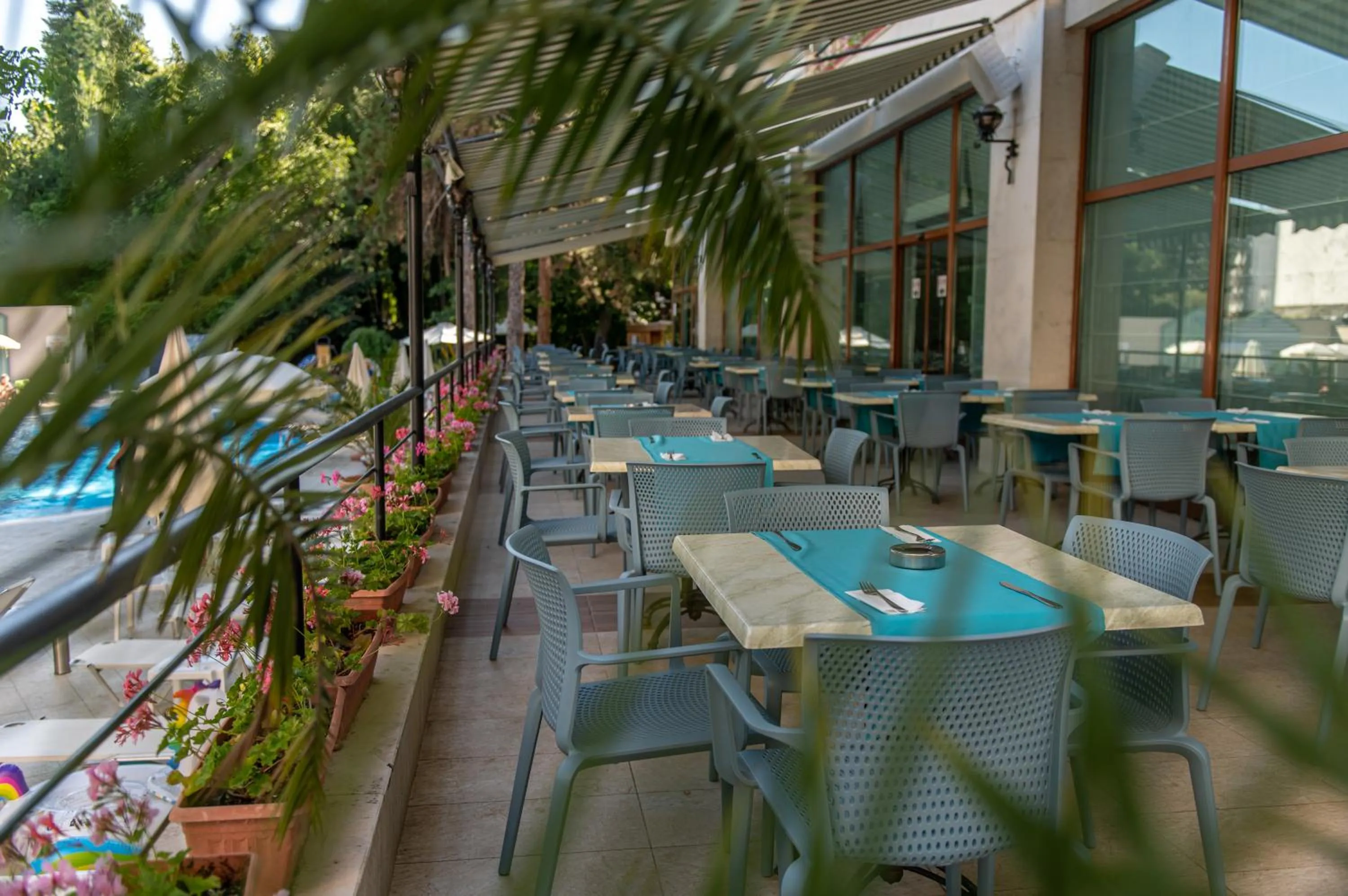 Restaurant/places to eat in MiRaBelle Hotel - All Inclusive