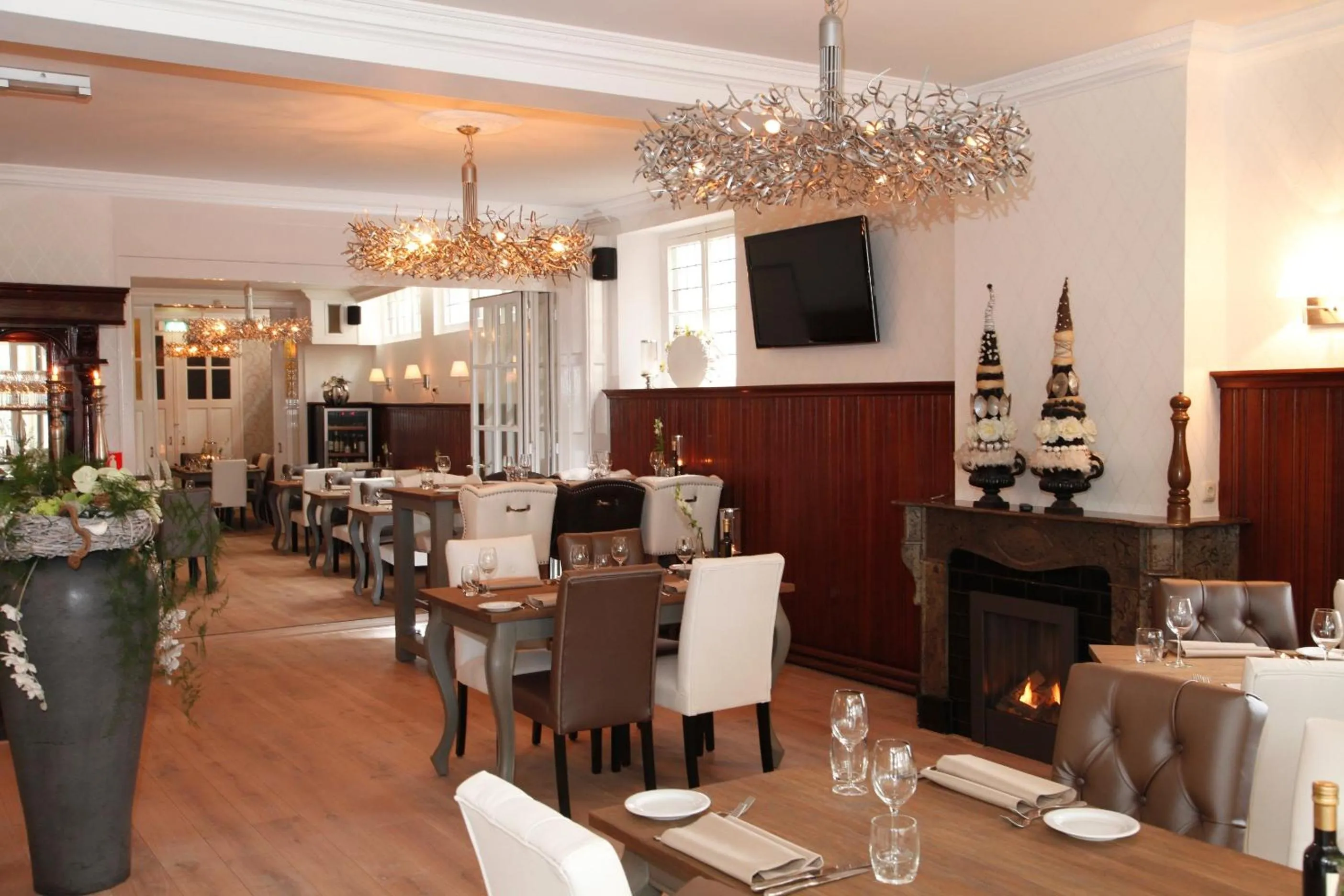 Restaurant/places to eat in Hotel Restaurant Riche