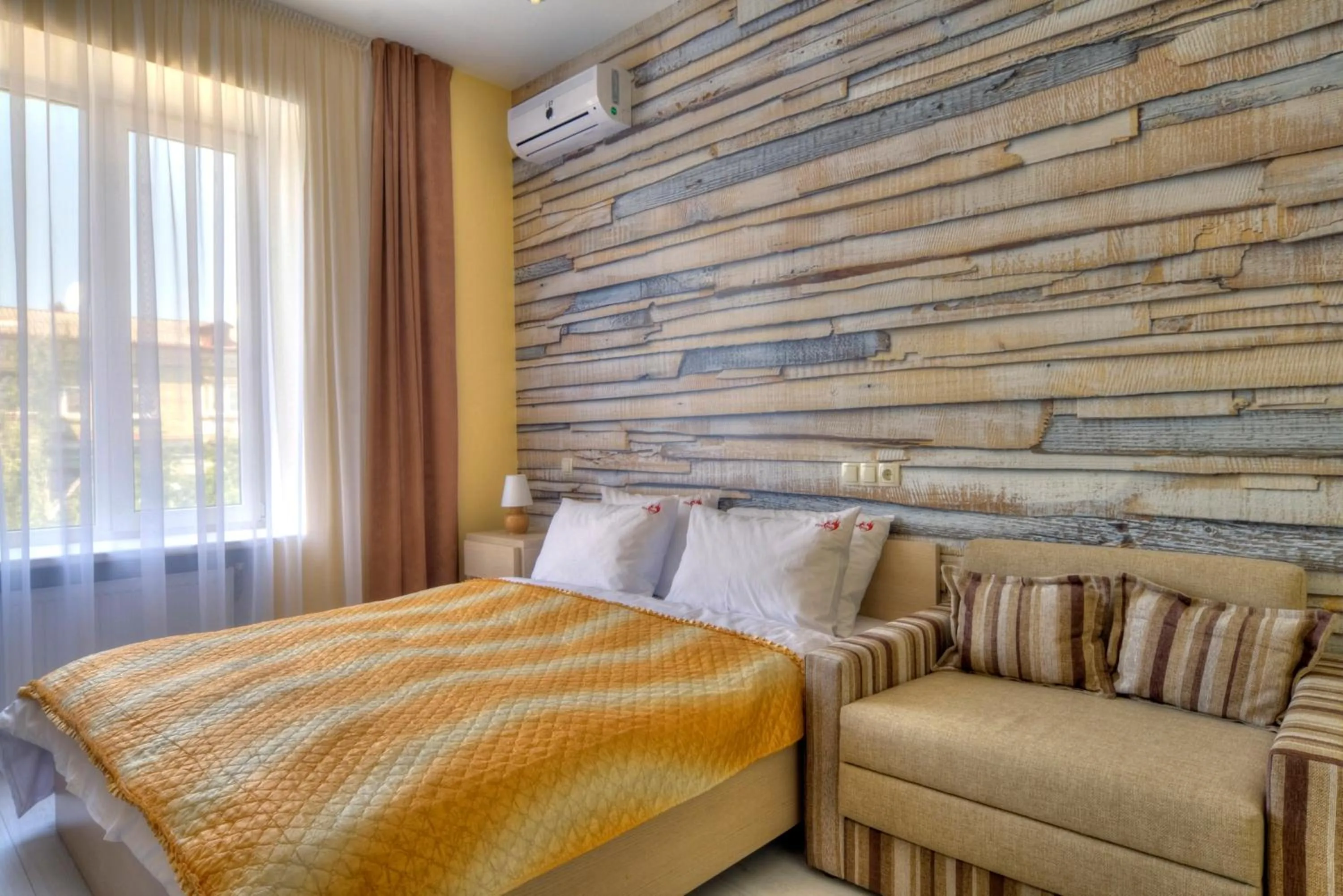 Bedroom, Bed in Fire Inn