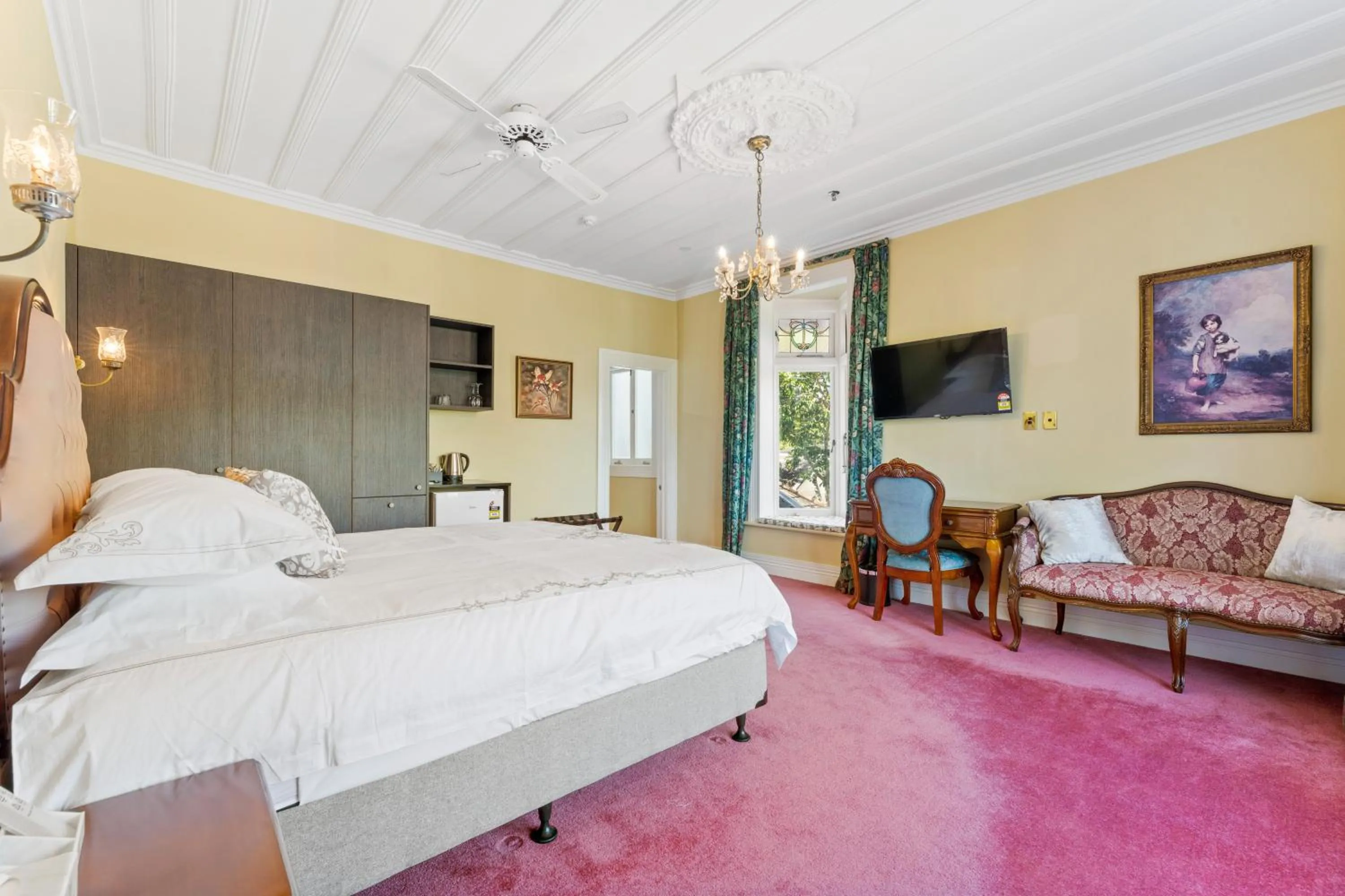 TV and multimedia, Bed in Aachen House