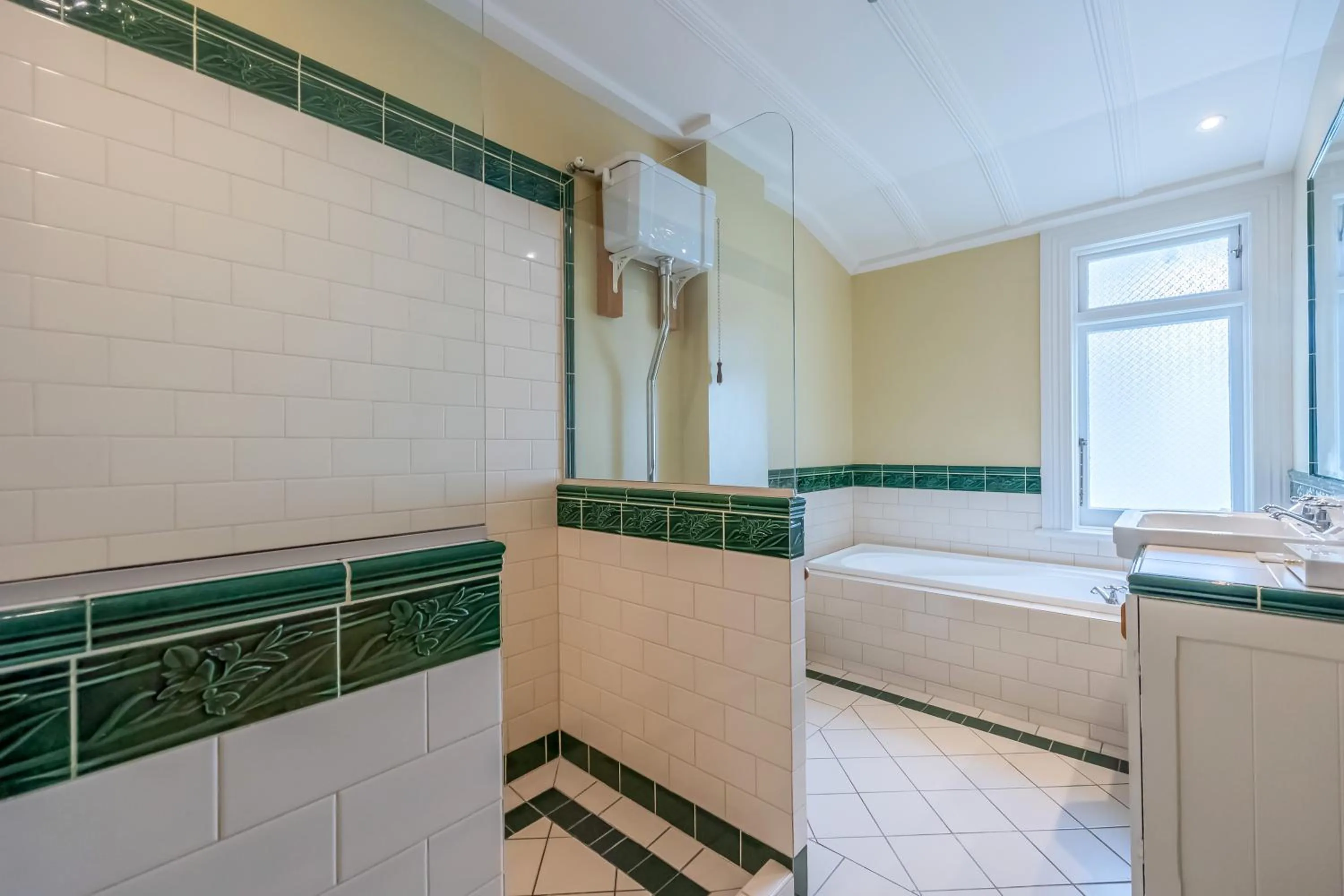 Bathroom, Bed in Aachen House