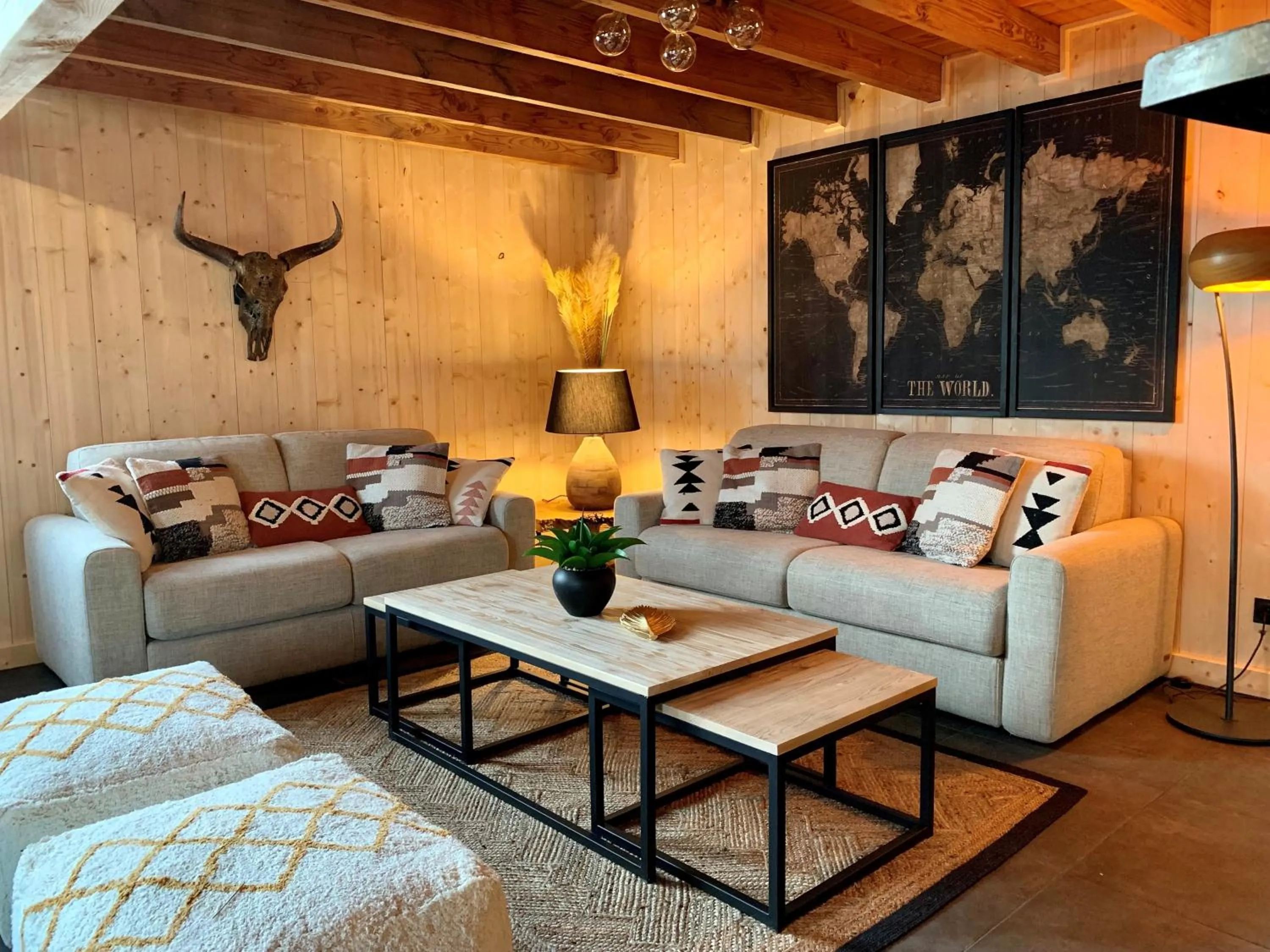 Living room in Domaine de Chalvêches Hôtel SPA 4*