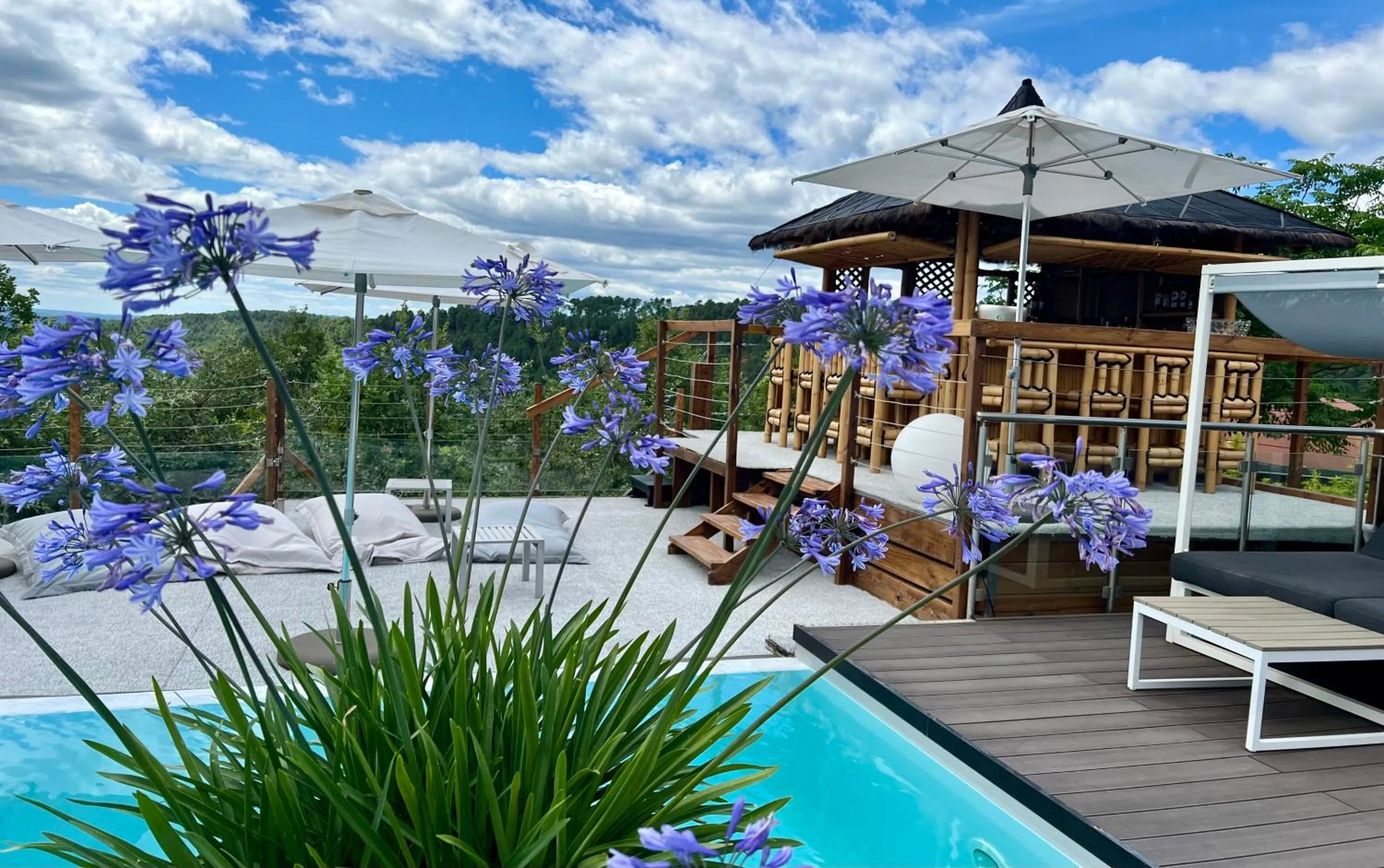 Lounge or bar in Domaine de Chalvêches Hôtel SPA 4*