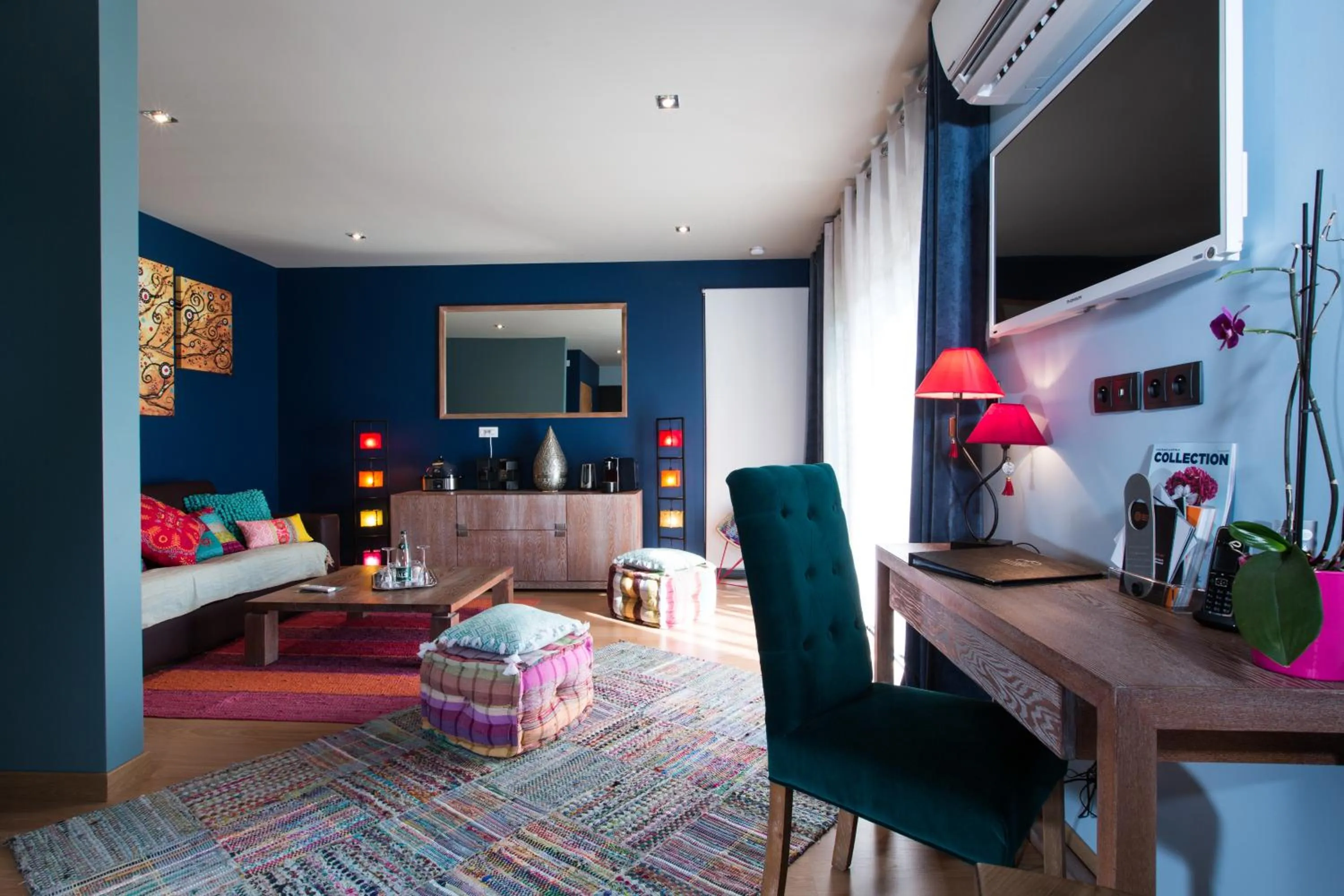 Decorative detail in Domaine de Chalvêches Hôtel SPA 4*