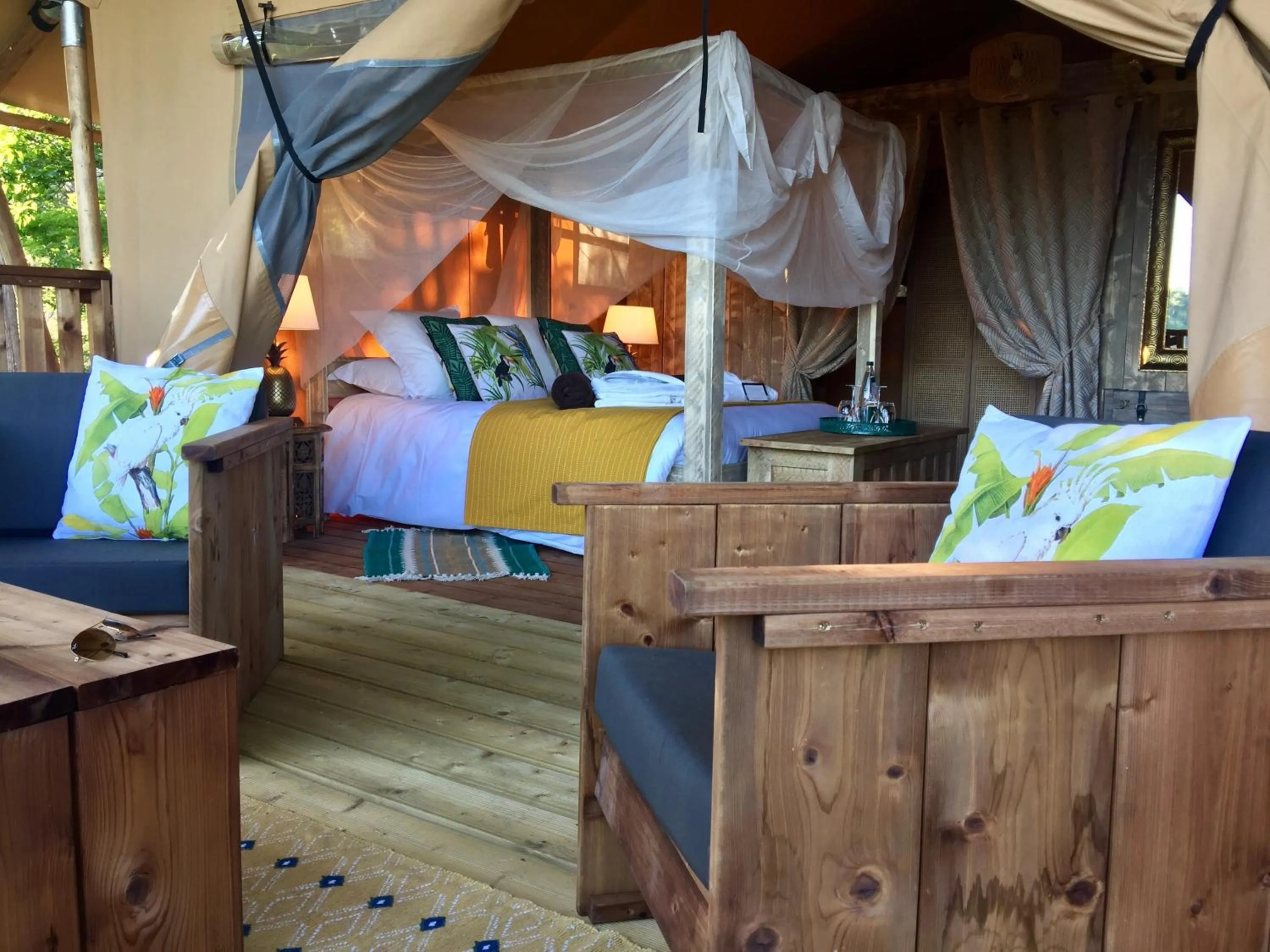 Bed in Domaine de Chalvêches Hôtel SPA 4*