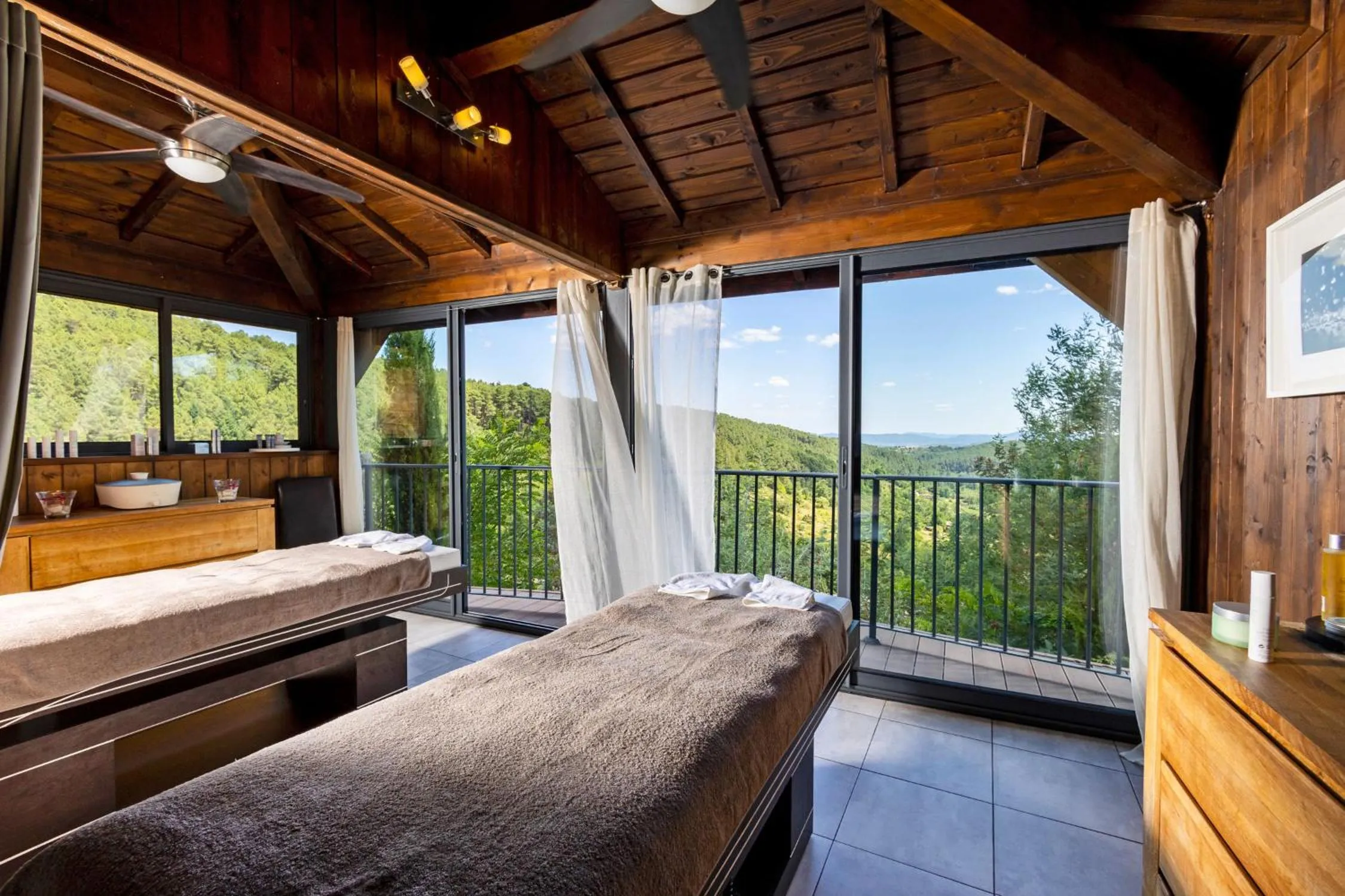 View (from property/room), Bed in Domaine de Chalvêches Hôtel SPA 4*