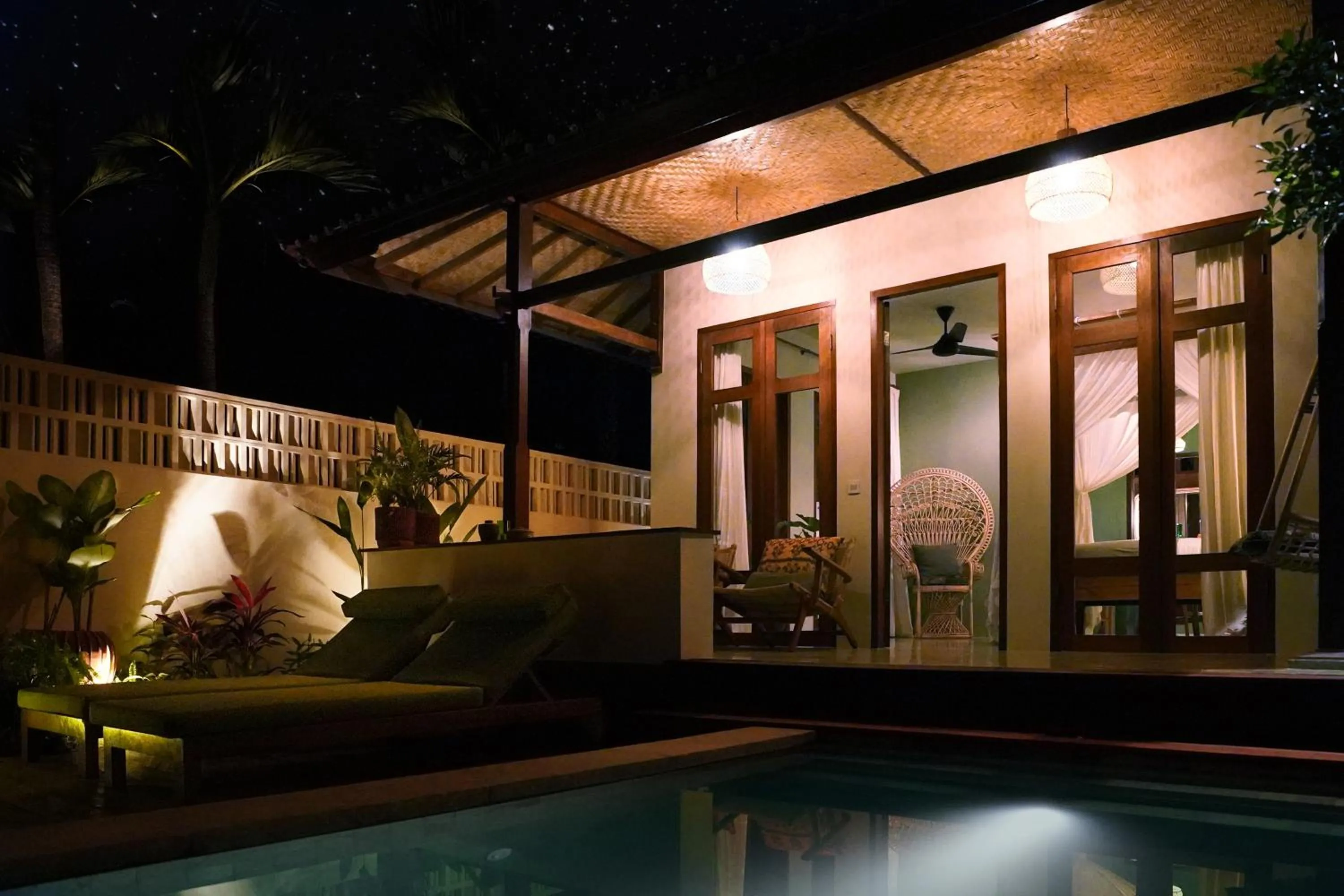 sunbed in Rumah Senang - Walk to Beach