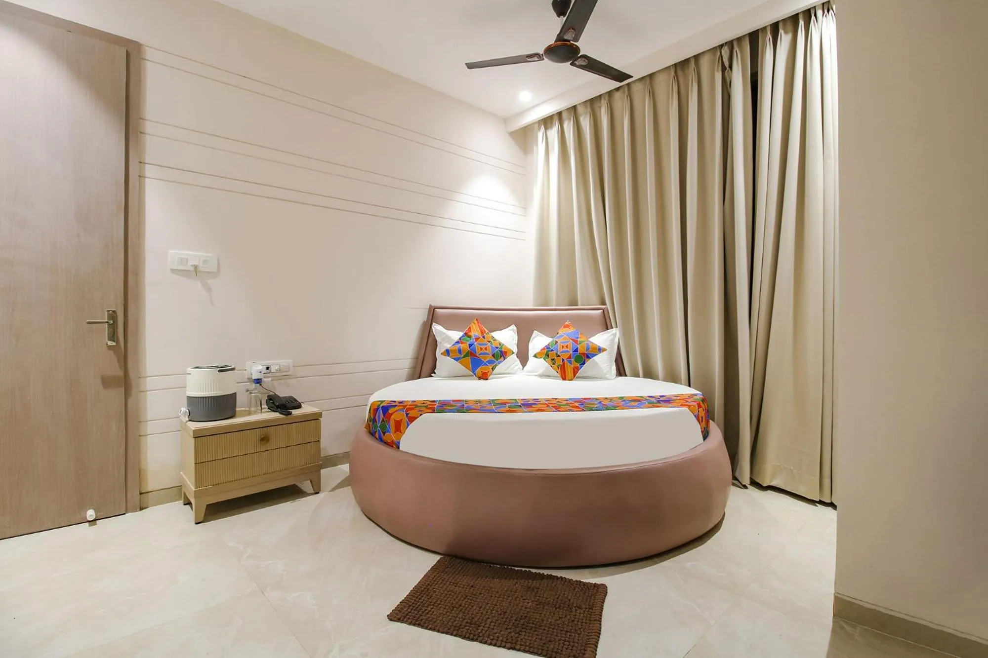 Photo of the whole room, Bed in FabHotel Sharma & Vishnu Garden