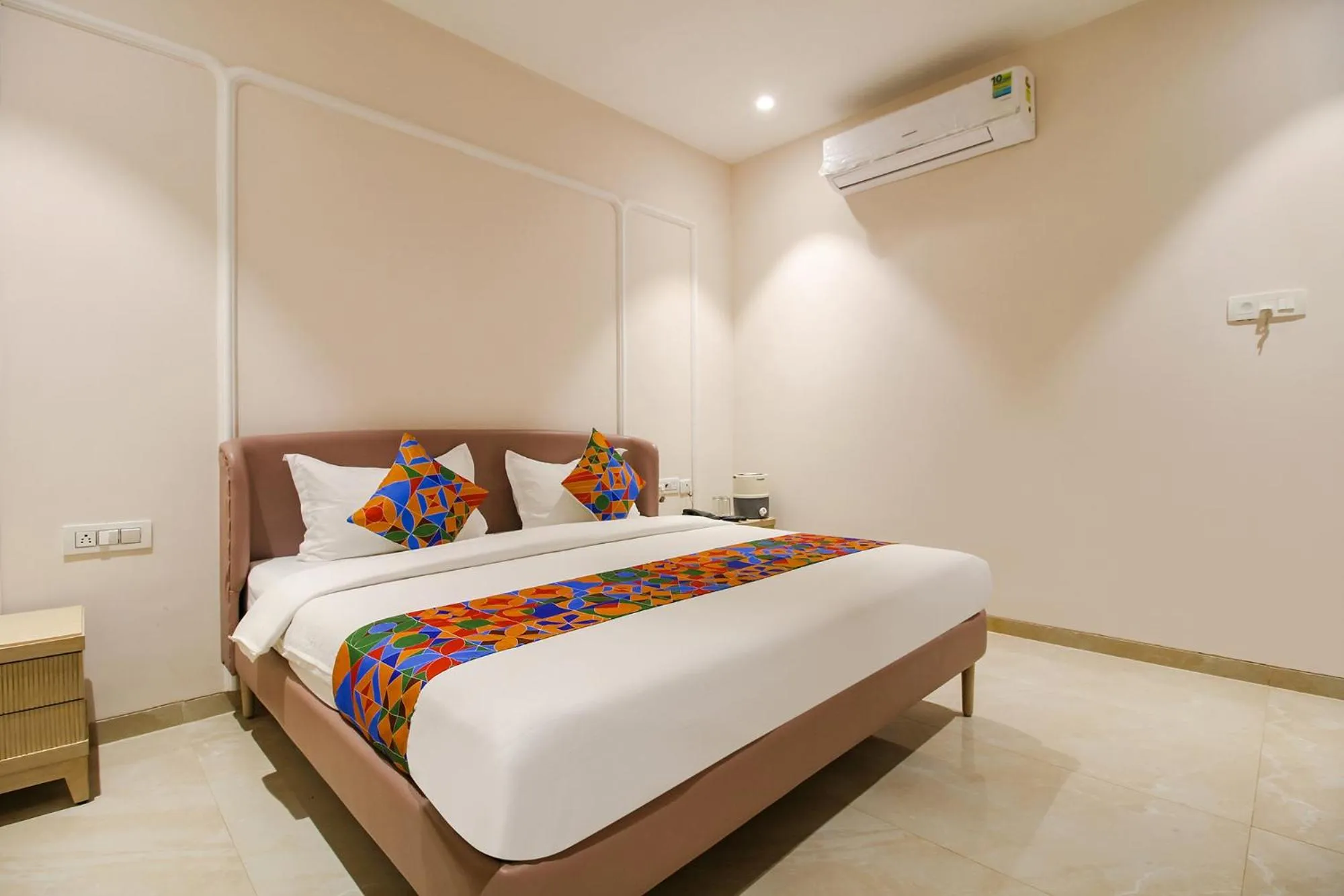 Living room, Bed in FabHotel Sharma & Vishnu Garden