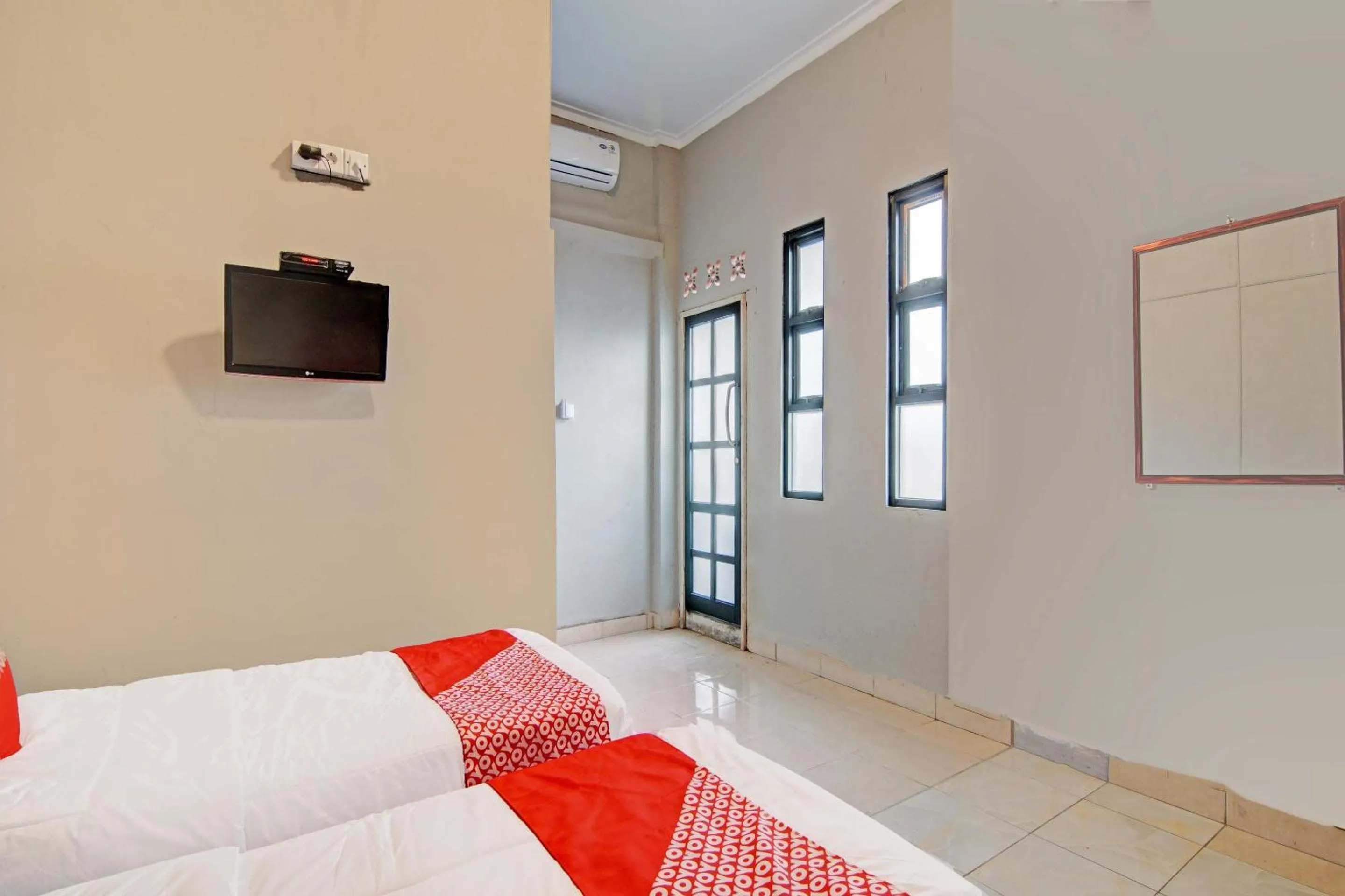 Bedroom, Bed in Hotel O Celine Home Syariah