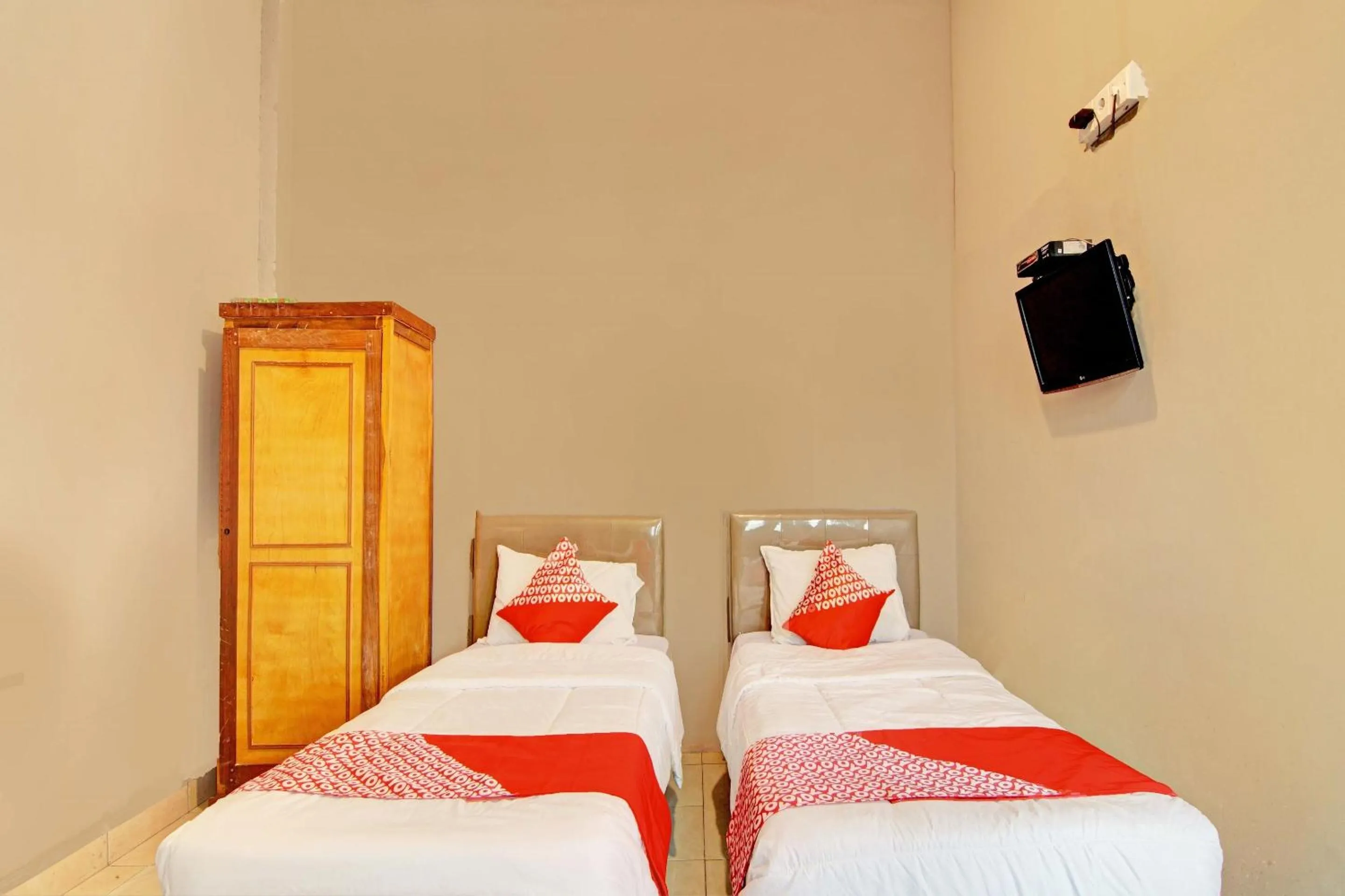 Bedroom, Bed in Hotel O Celine Home Syariah