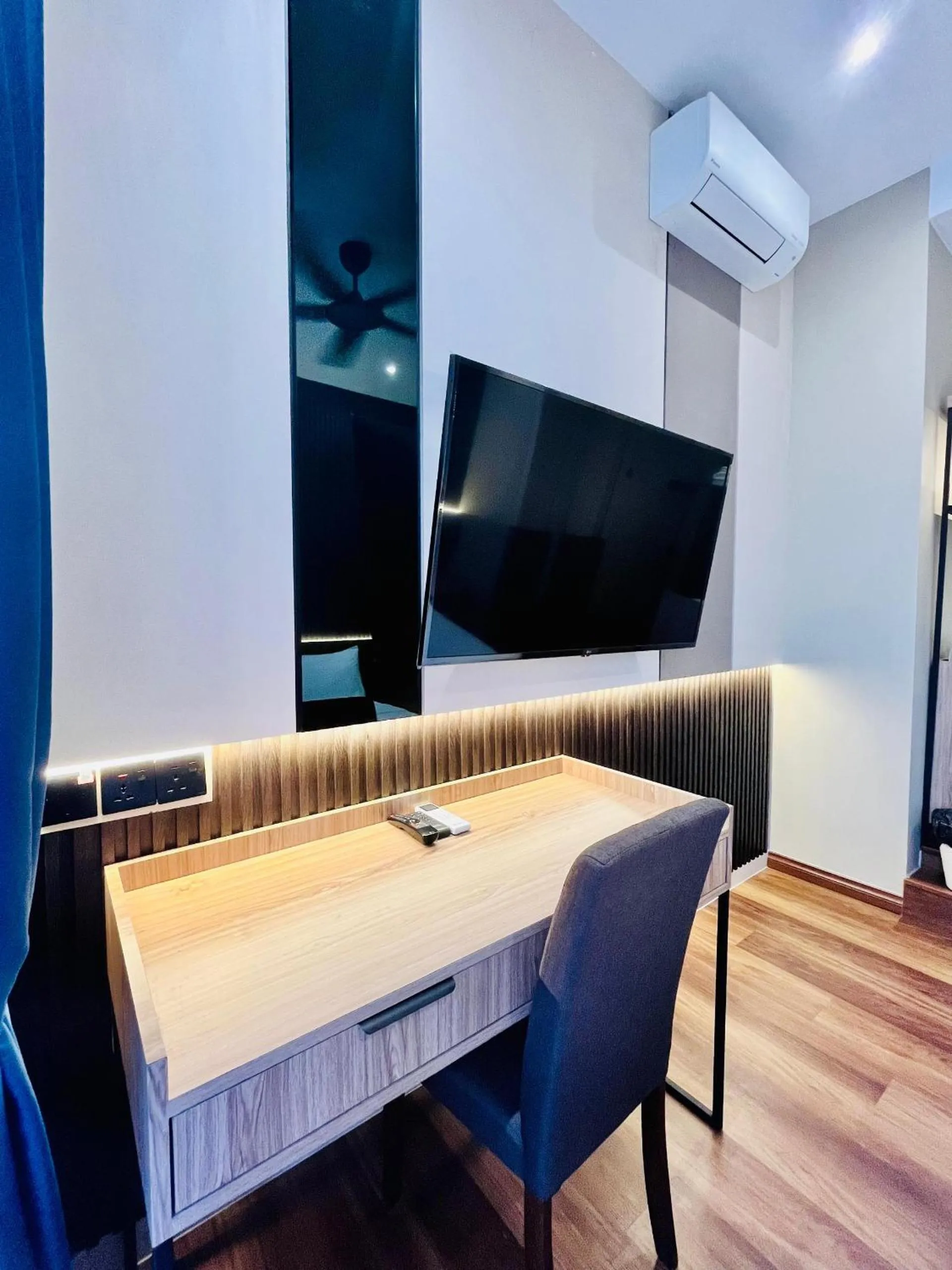 TV and multimedia in I-VISTA HOTEL