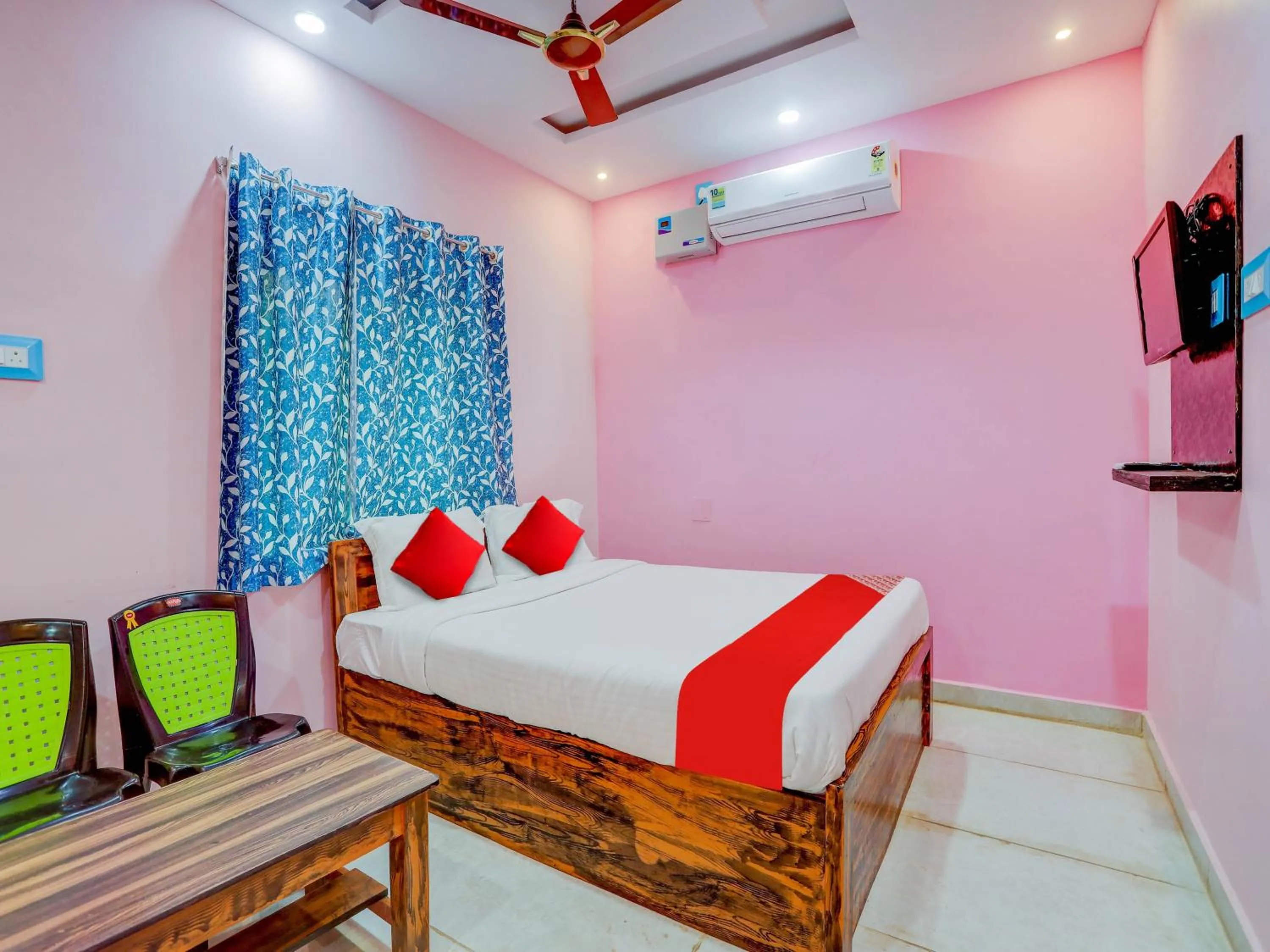 Bedroom in Hotel O Kalinga Inn