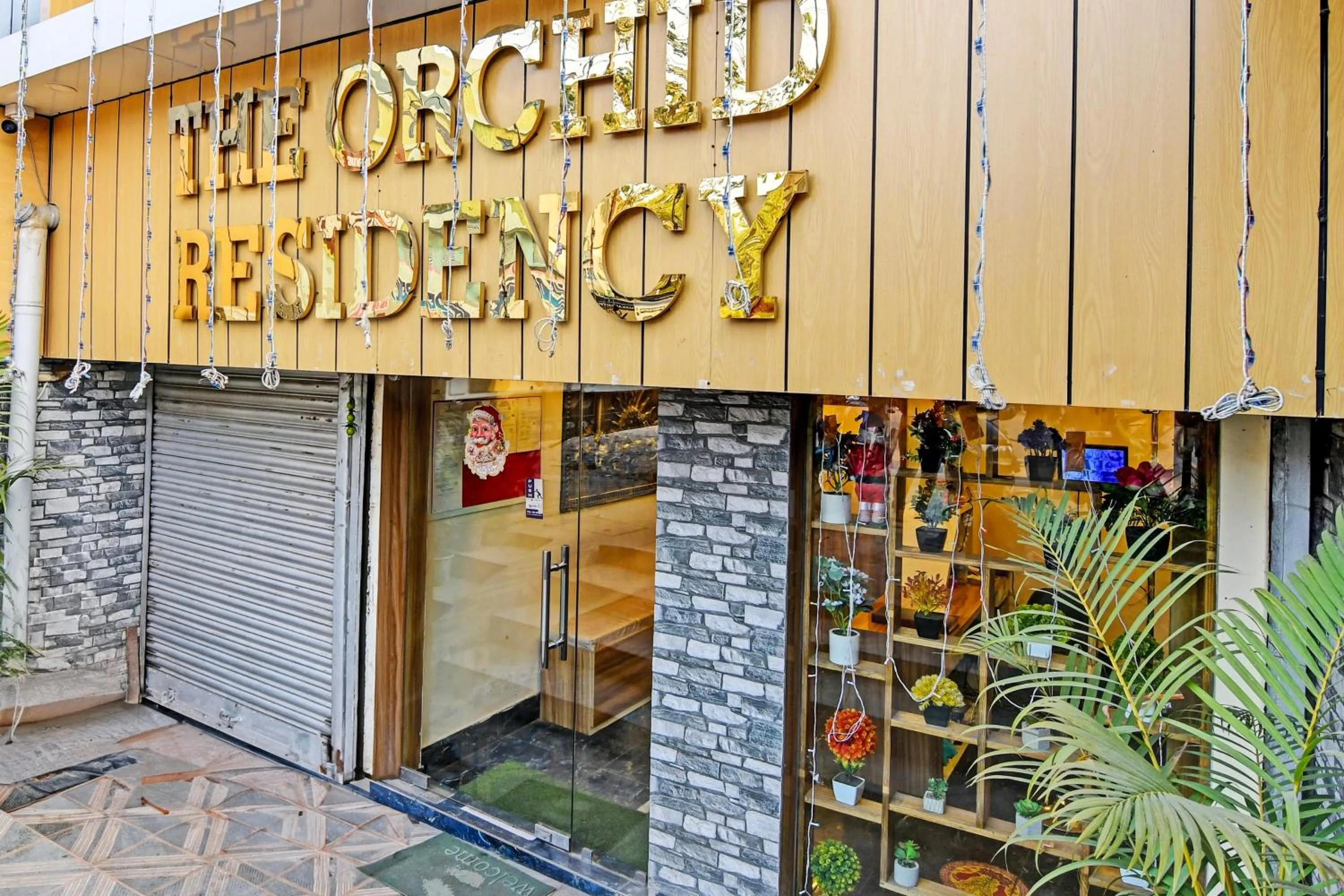 Facade/entrance in Super Hotel O The Orchid Residency