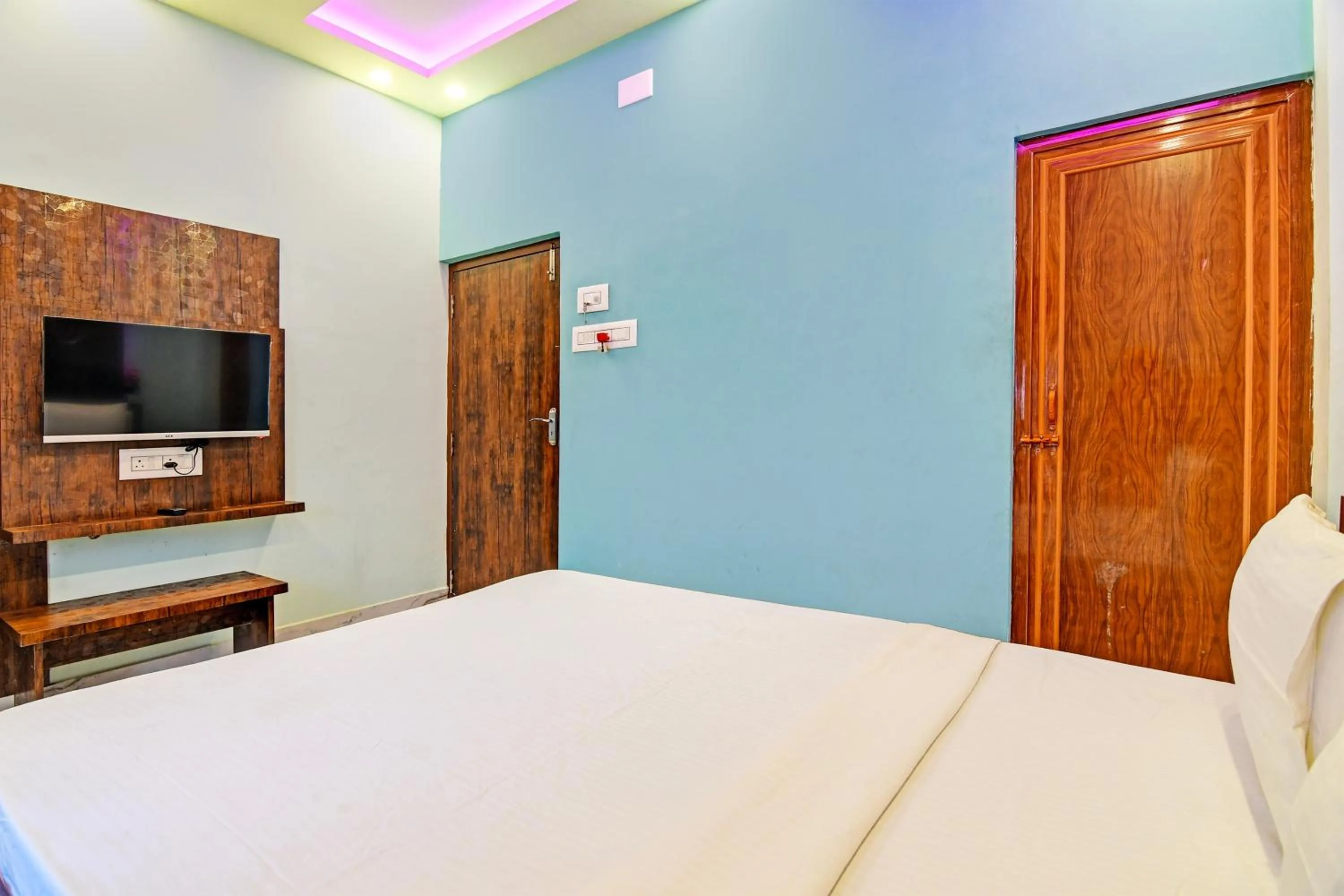 Bedroom, Bed in Super Hotel O The Orchid Residency