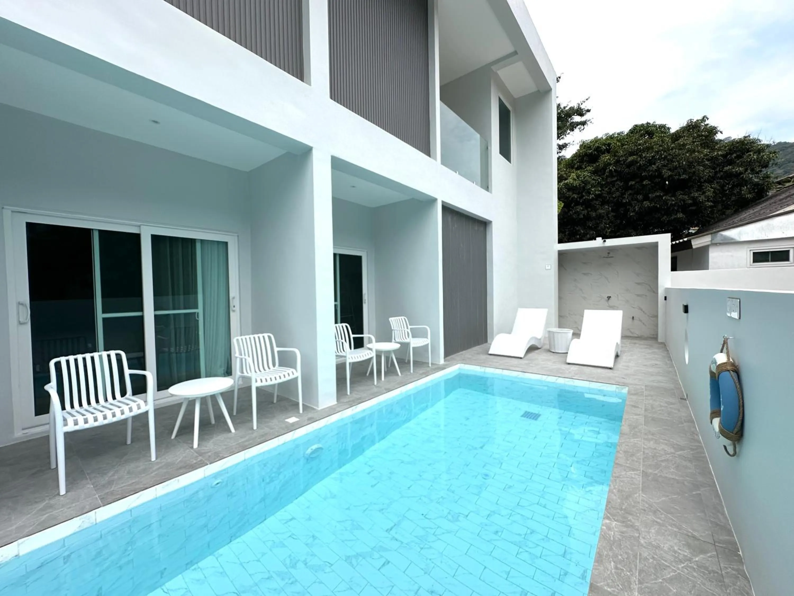 Swimming pool in Kata Place Villa