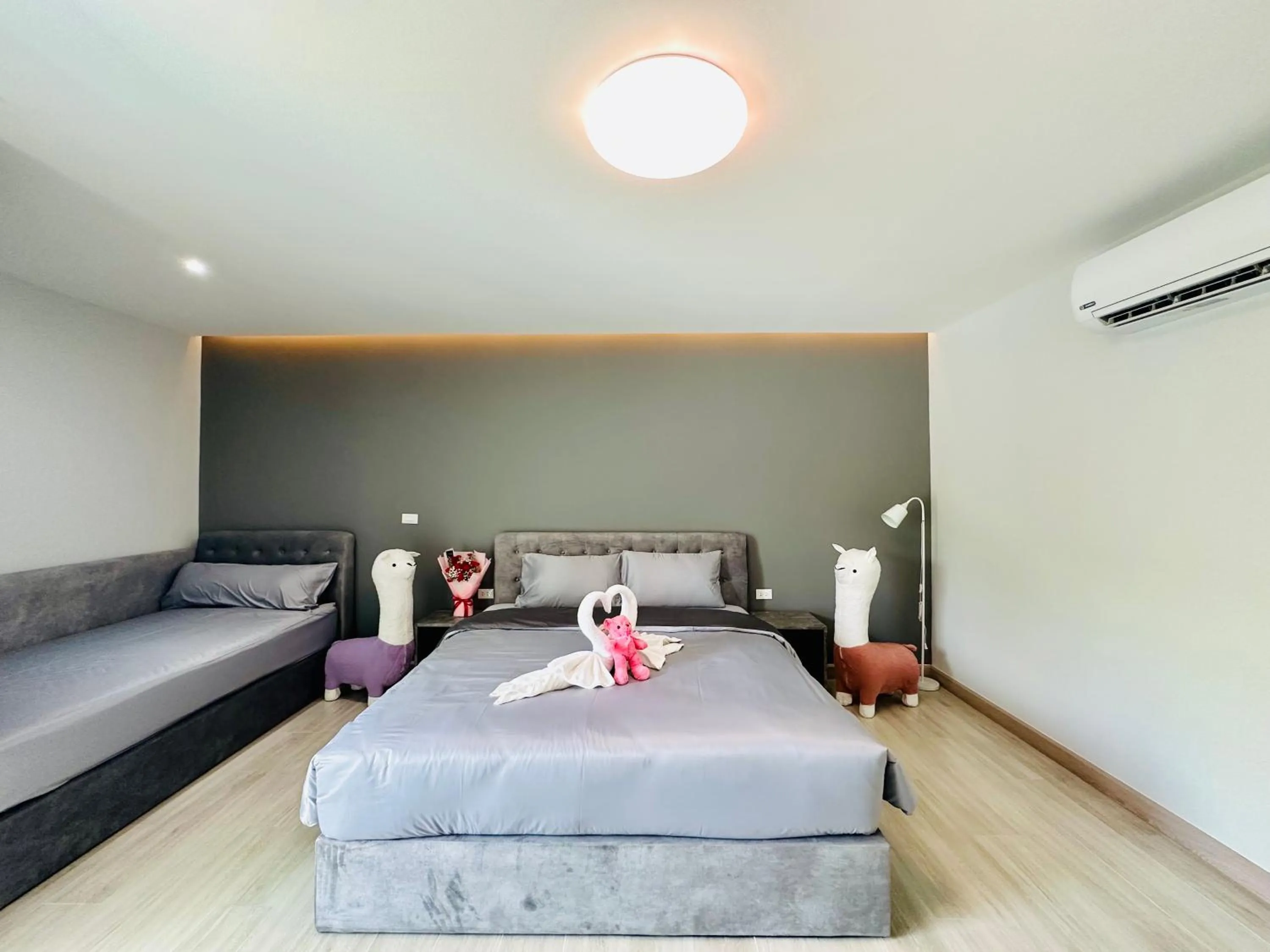 Bed in Kata Place Villa