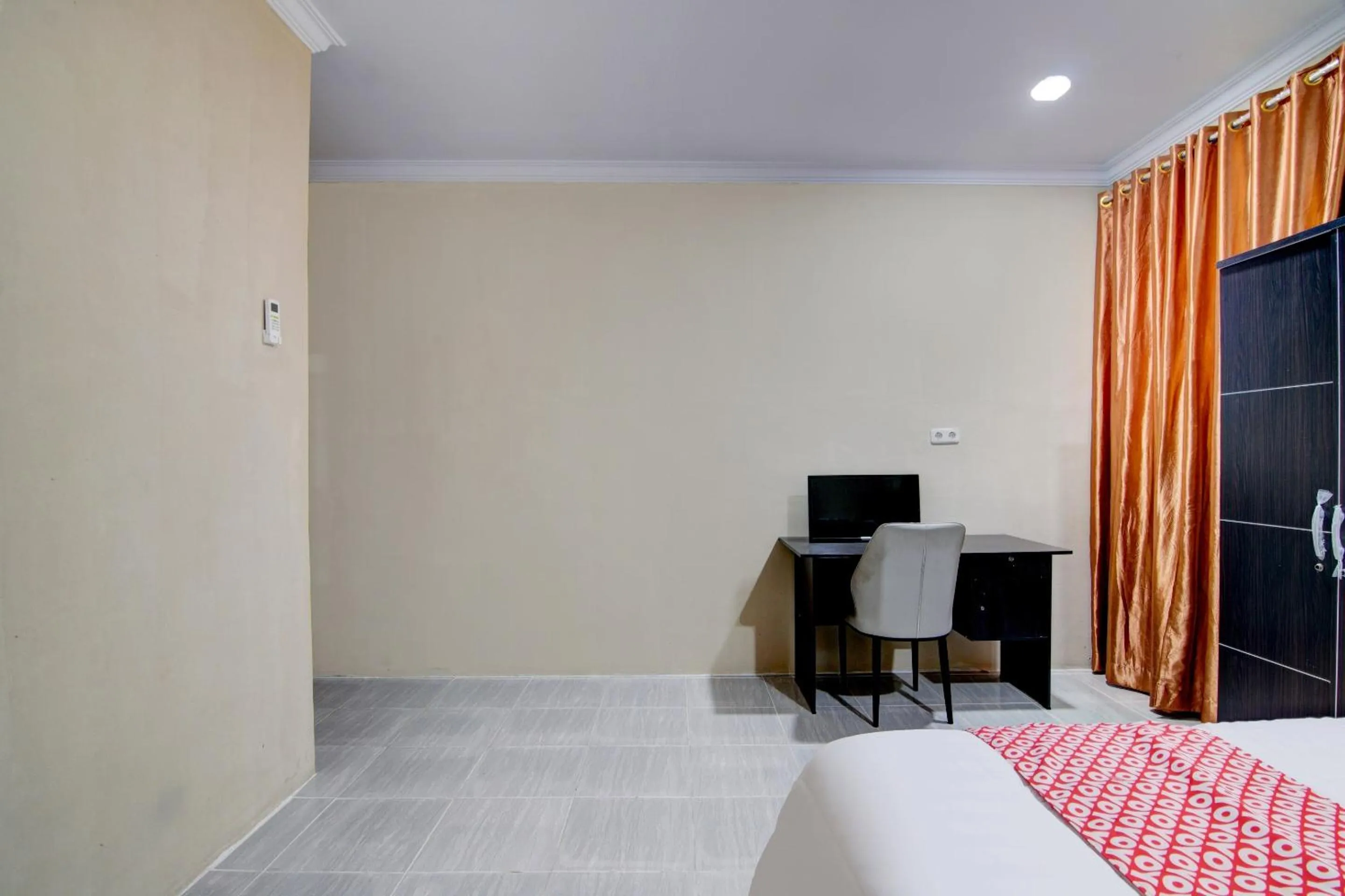 Bedroom, Bed in OYO 93087 Wisma Apel Syariah
