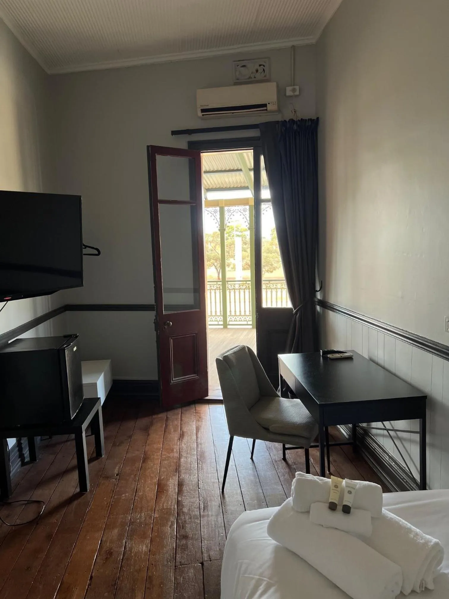 Bed in The Federal Hotel