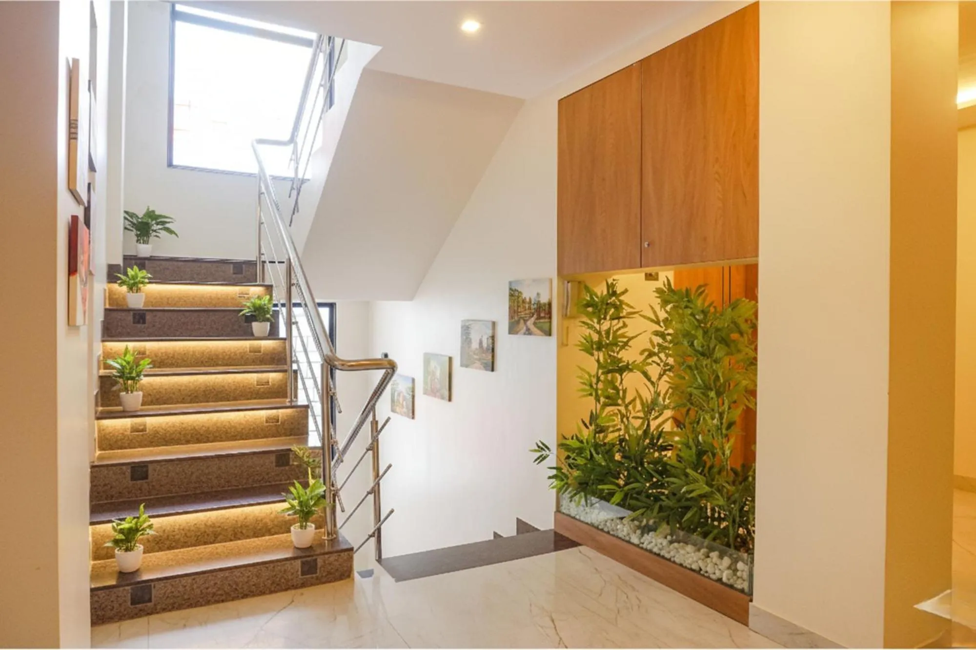 Lobby or reception in Oriva Shourya Residency - Nr Maharshi Karve Museum