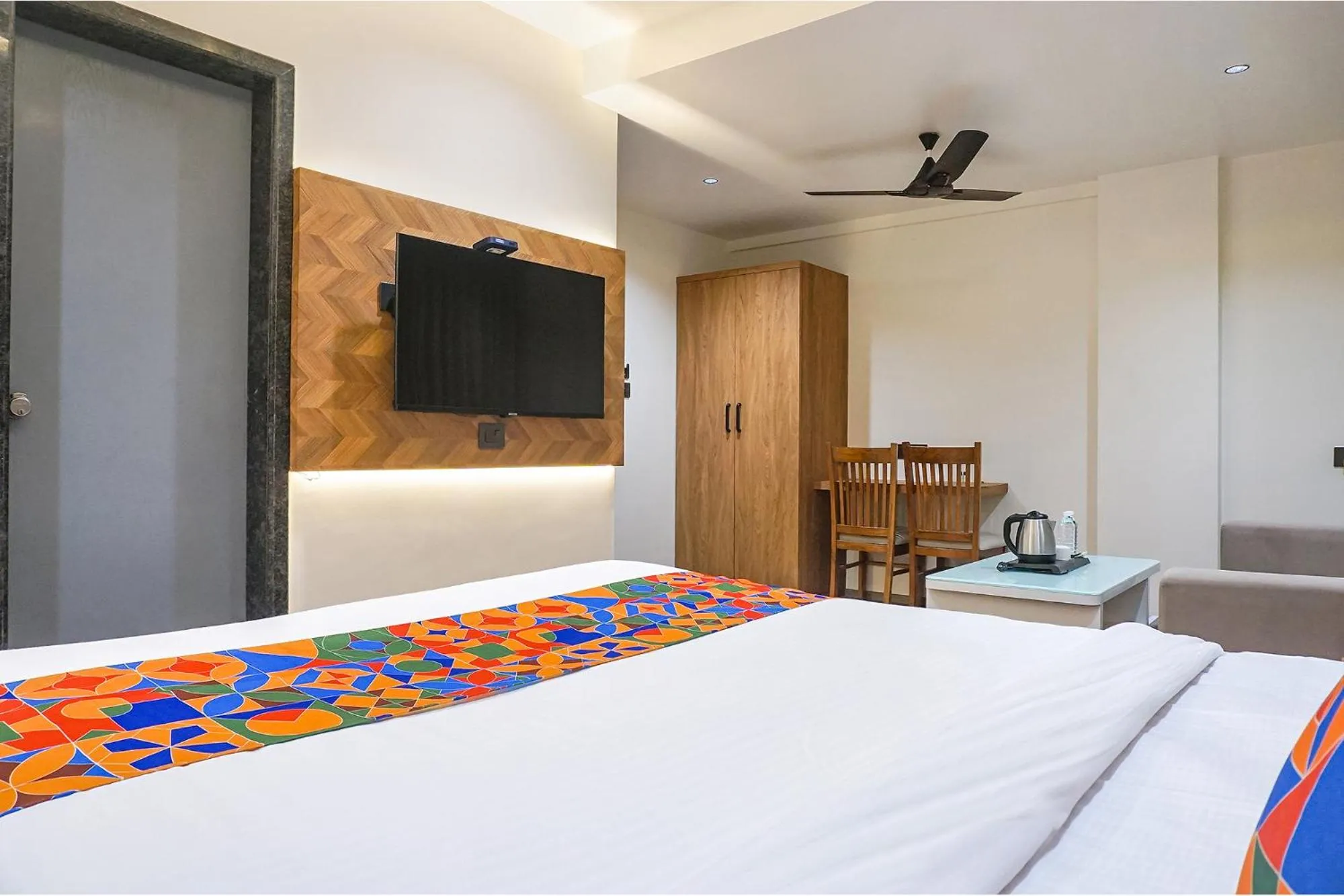 Bed in Oriva Shourya Residency - Nr Maharshi Karve Museum