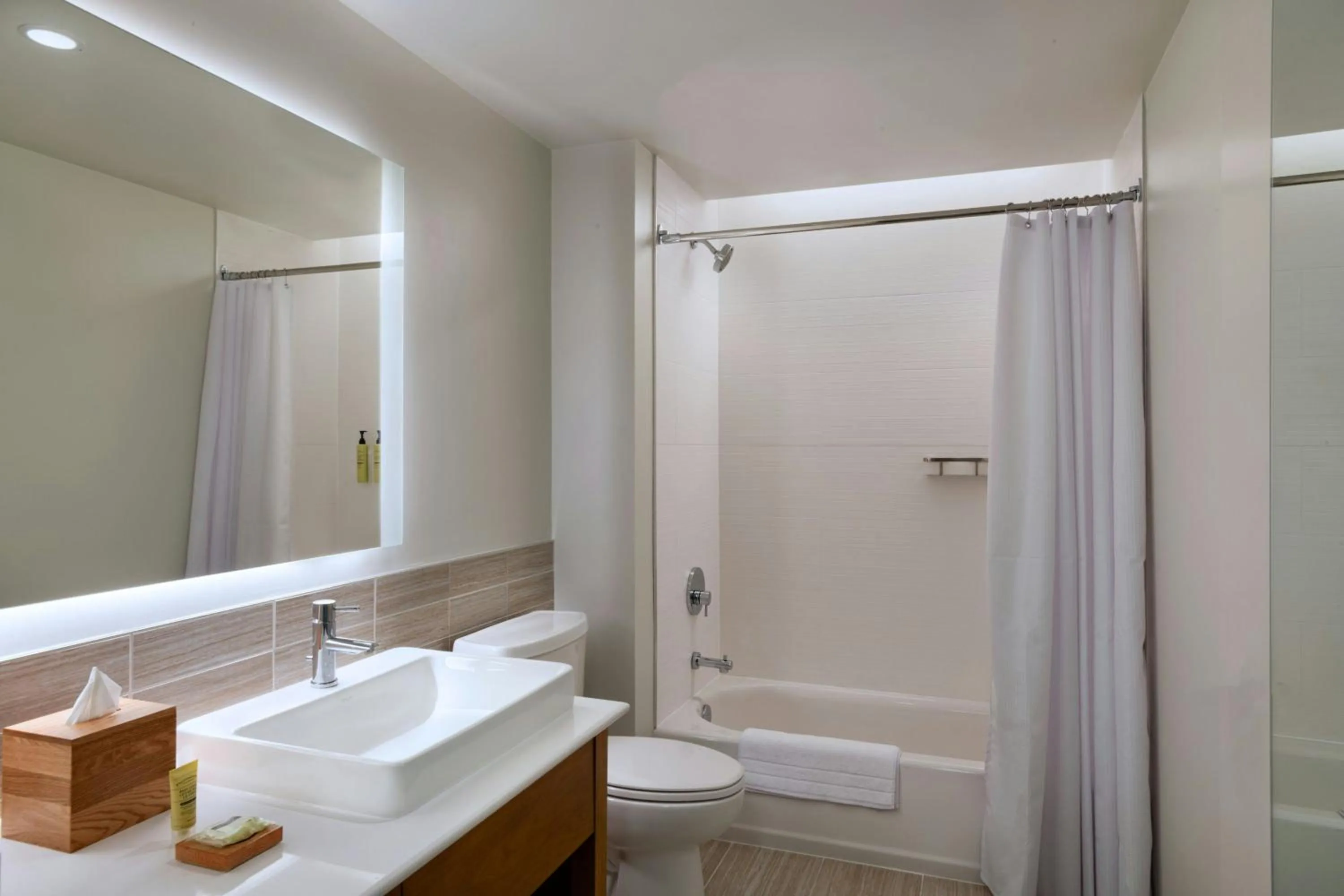 Photo of the whole room in Element Albuquerque Uptown