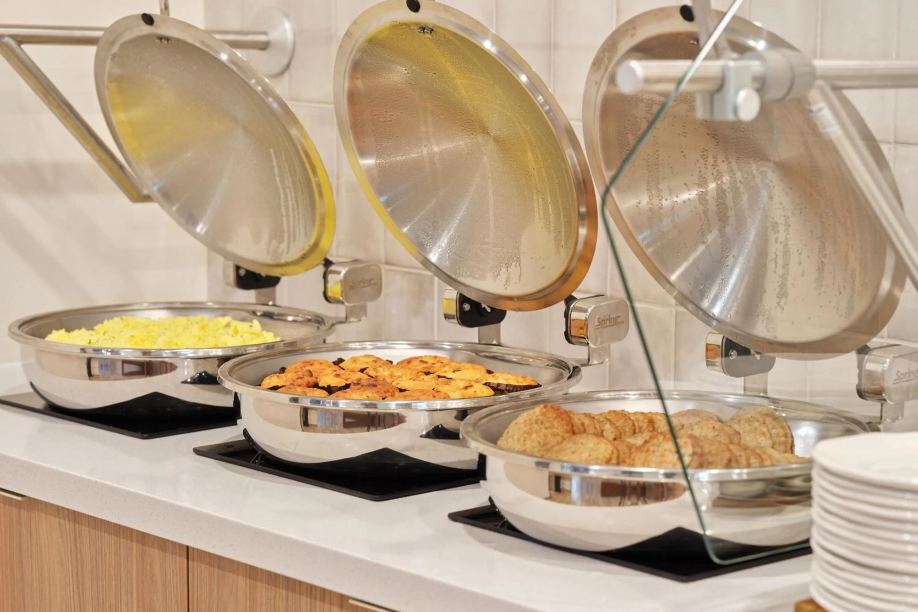 Breakfast in Fairfield Inn & Suites by Marriott Tempe