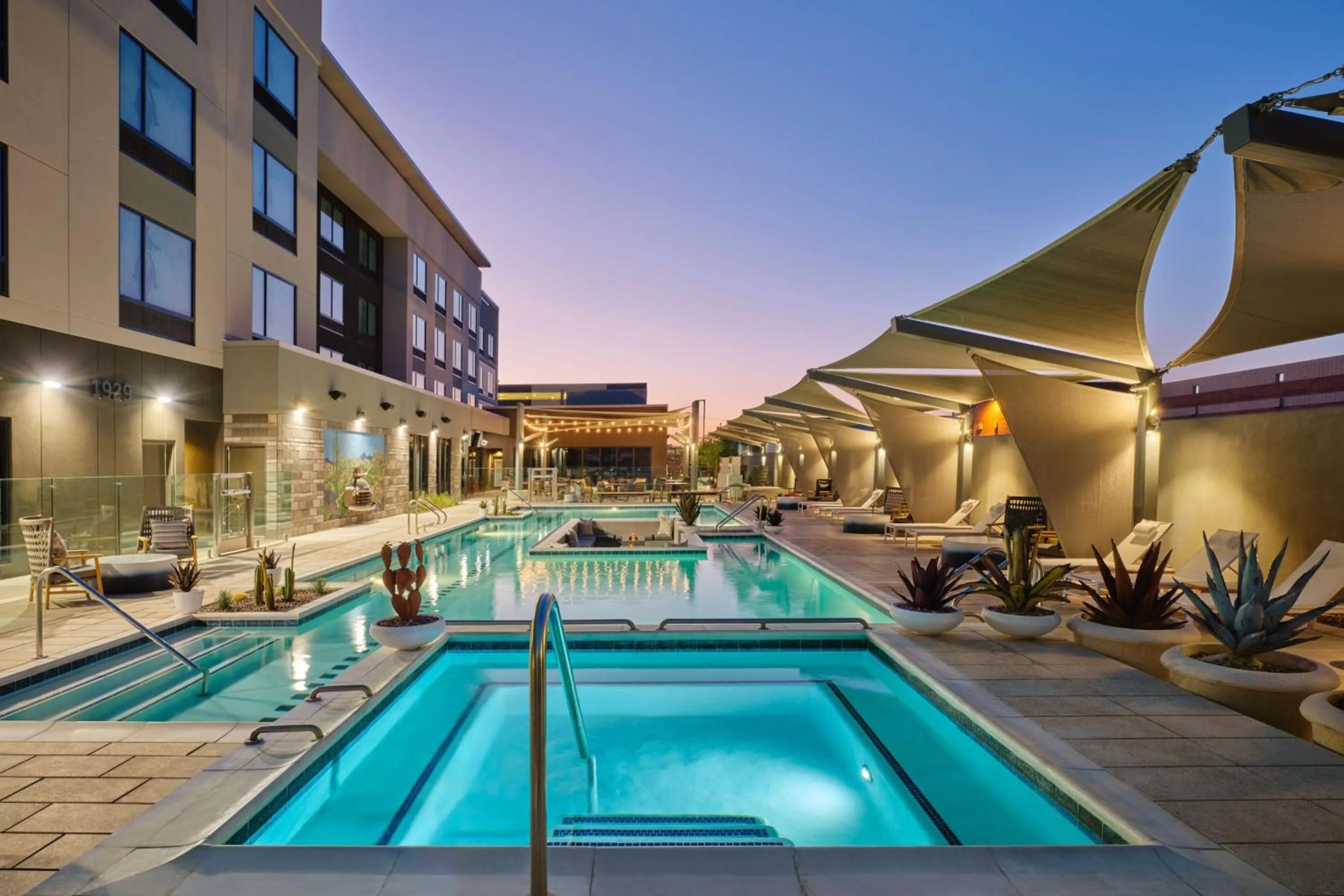 Swimming pool in TownePlace Suites by Marriott Tempe