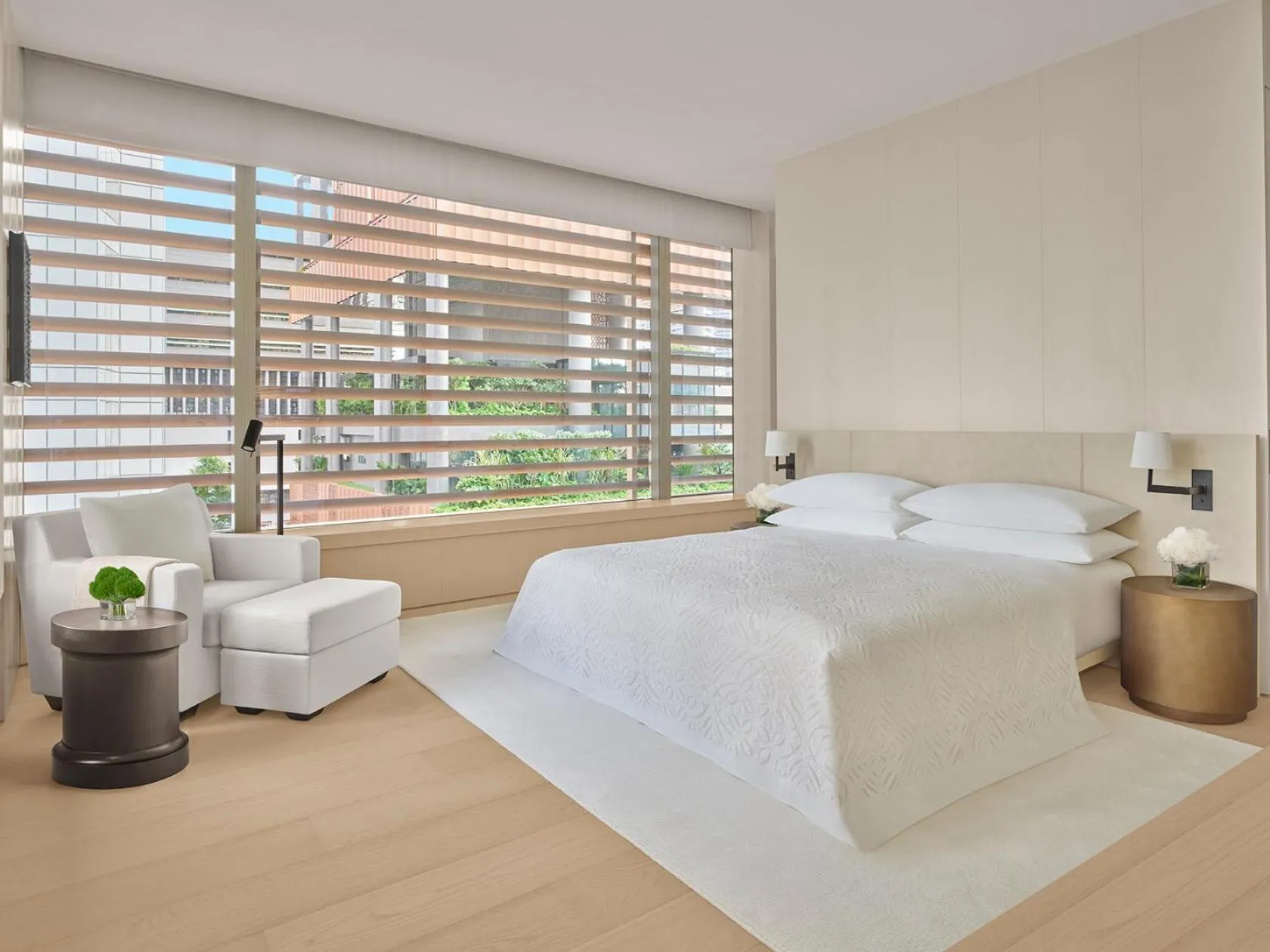 Bedroom, Bed in The Singapore EDITION