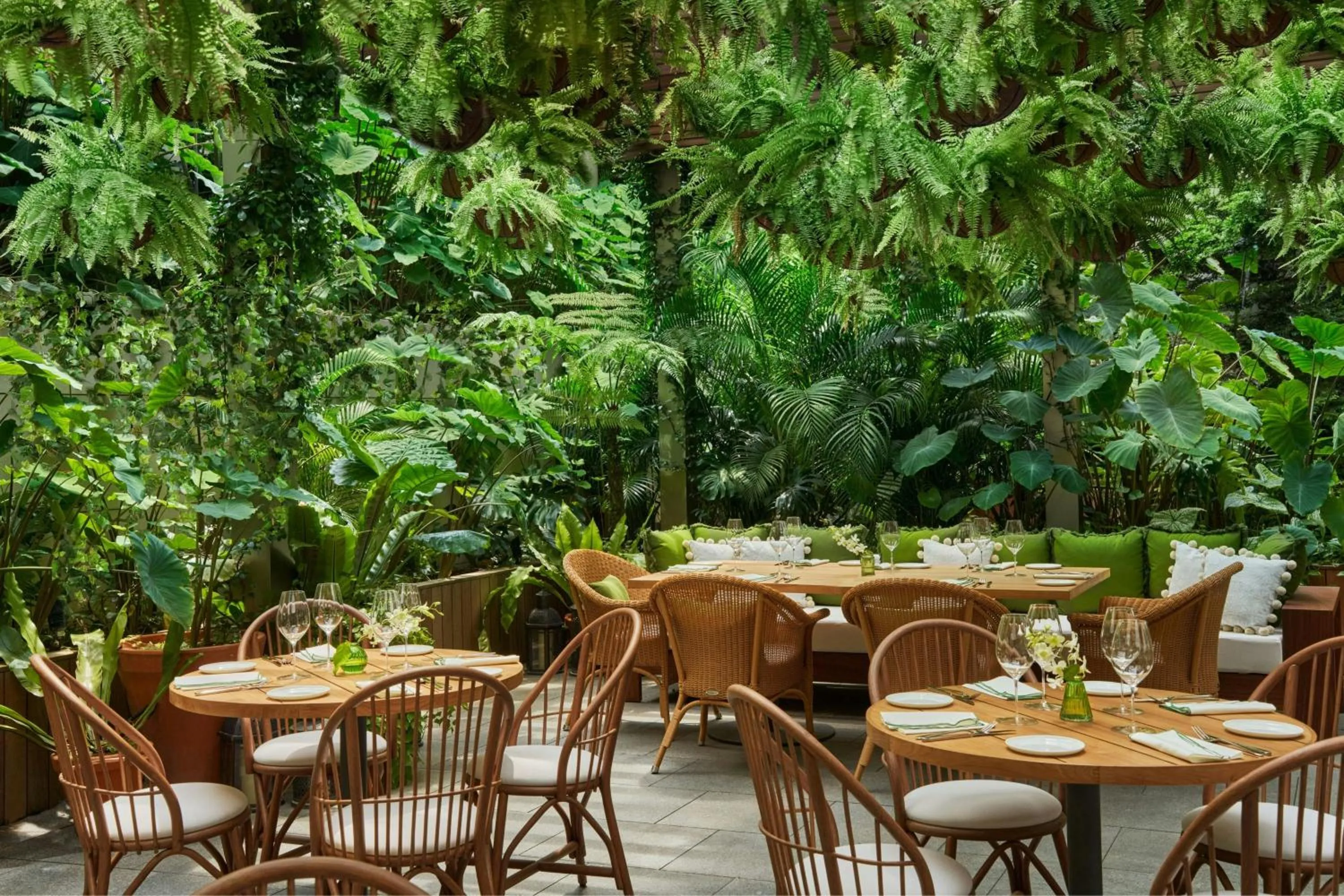 Restaurant/places to eat in The Singapore EDITION